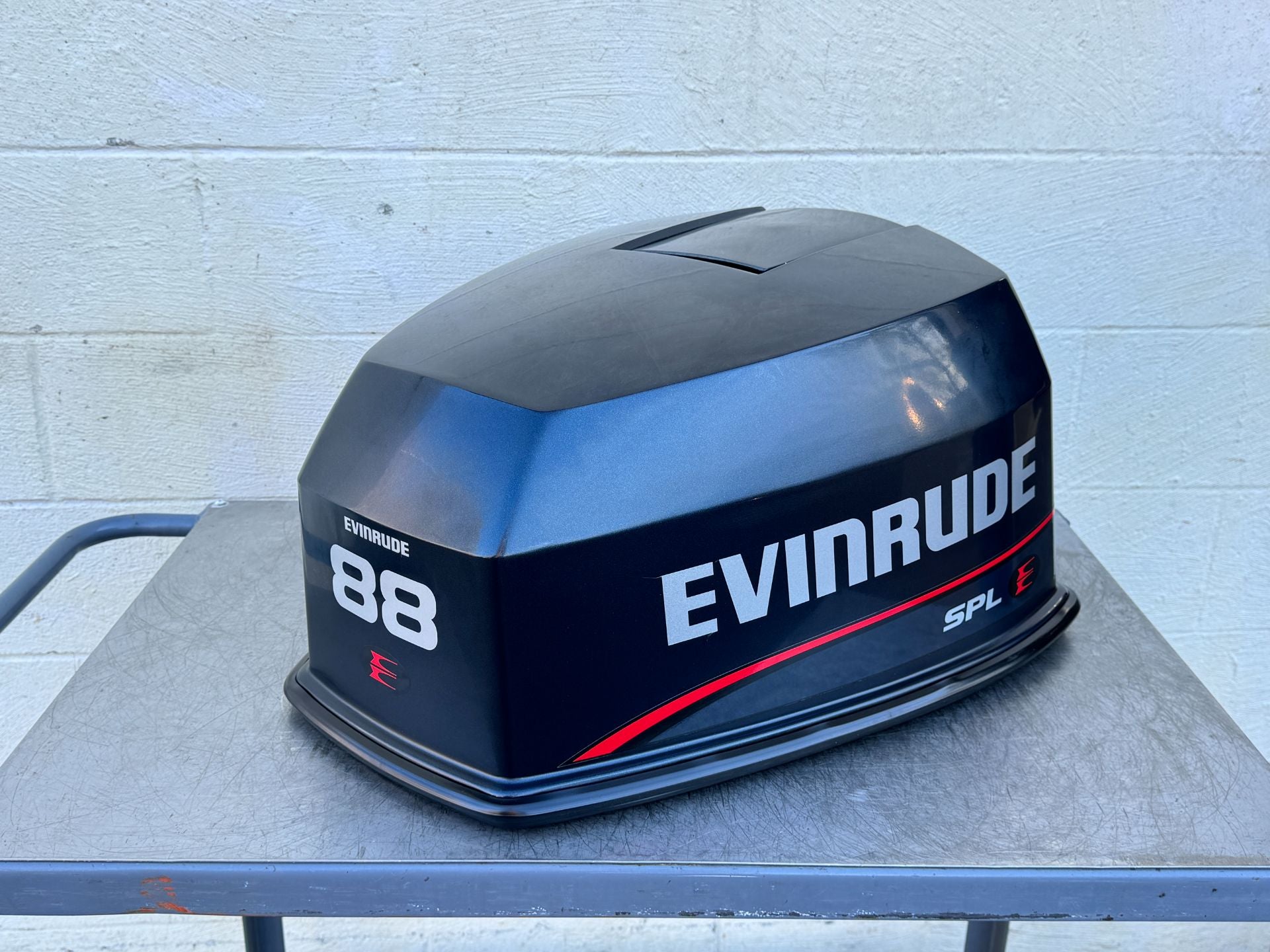 Johnson Evinrude 88HP 2 Stroke Outboard Top Cover Cowling - NEW