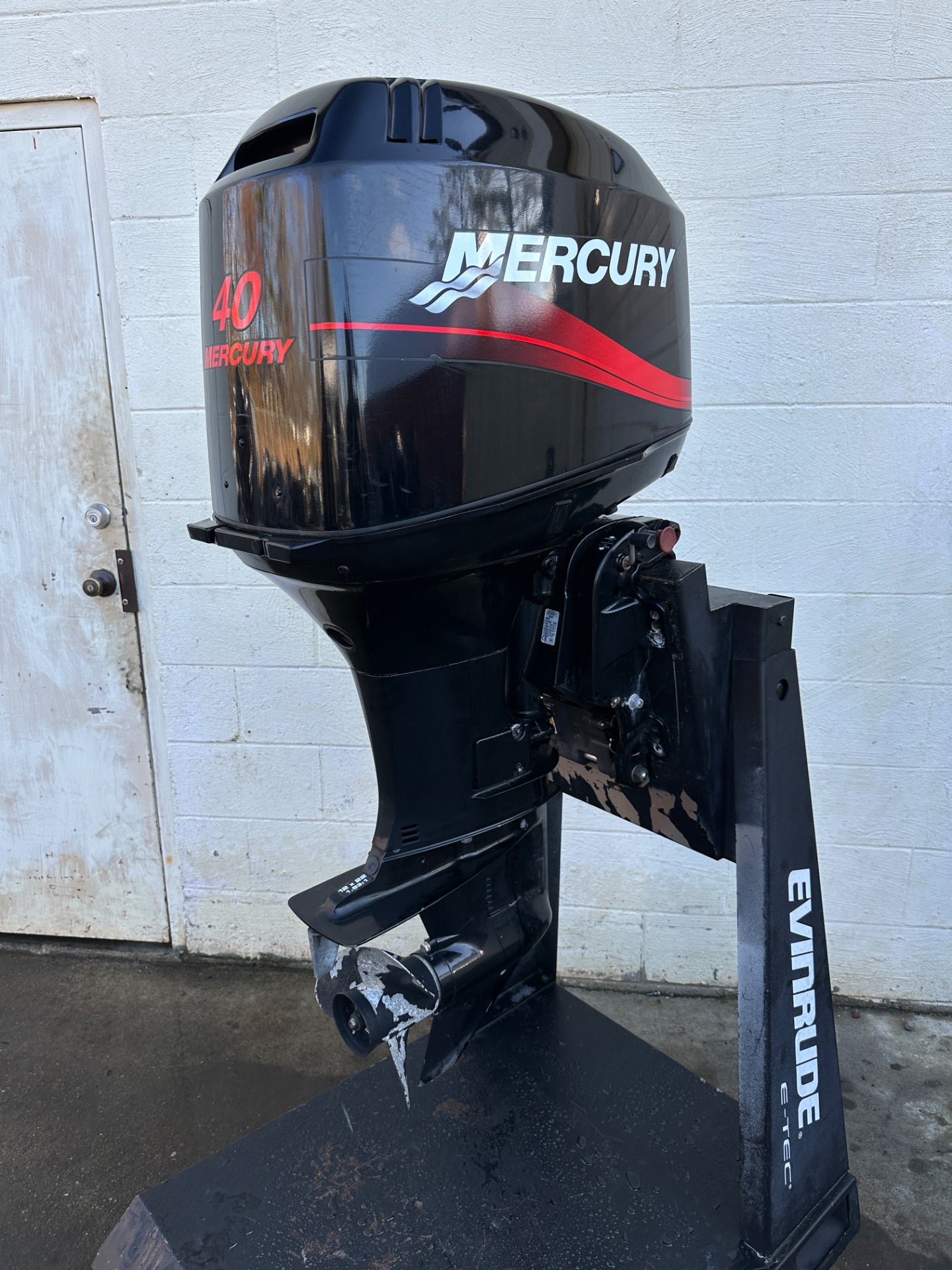 2005 Mercury 40HP 2 Stroke Outboard Engine W/ 15" Short Shaft - Great Condition