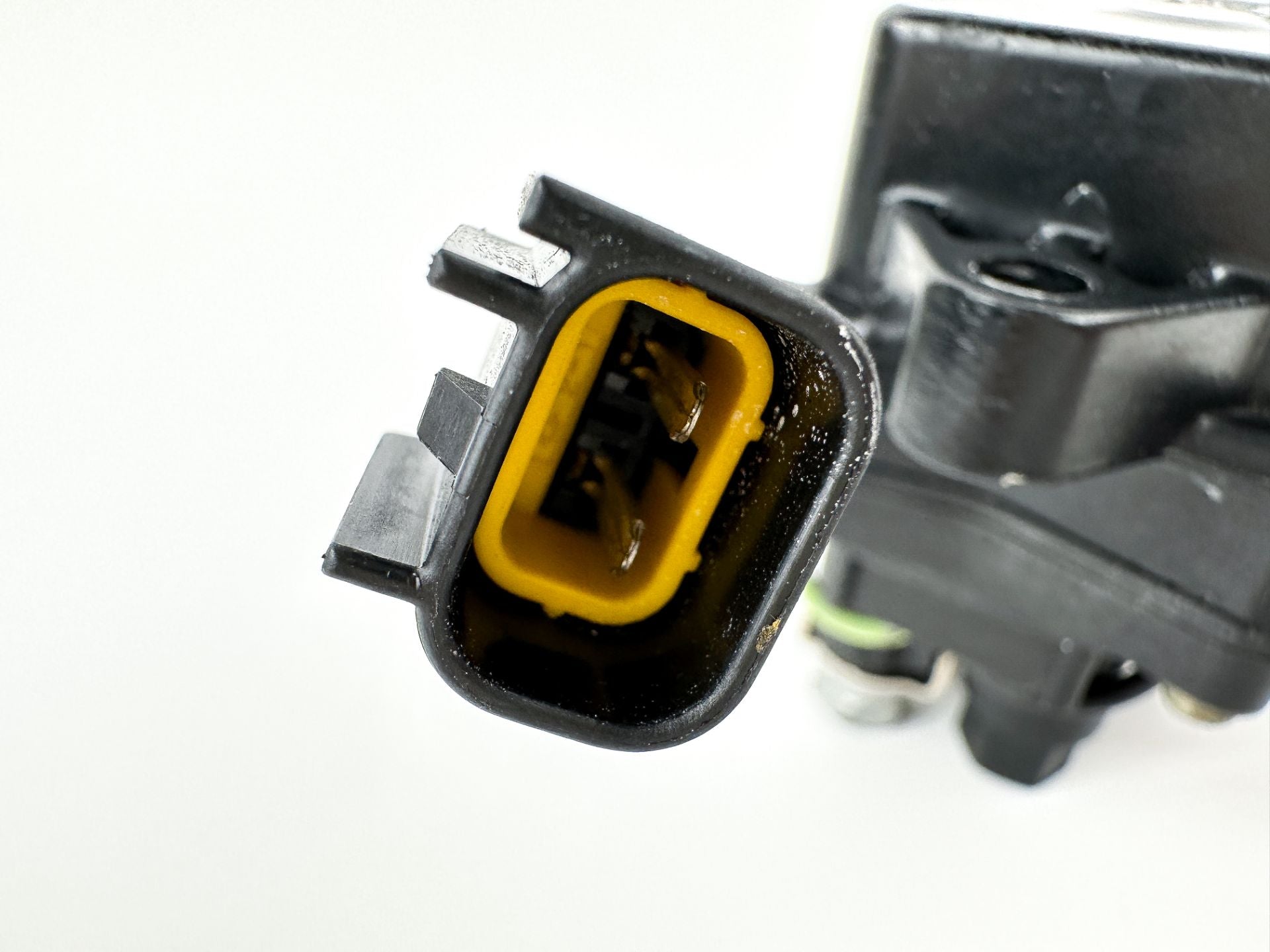 2004 Yamaha 150 HP 4 Stroke Outboard Trim Tilt Relay 63P-81950-00-00 OEM