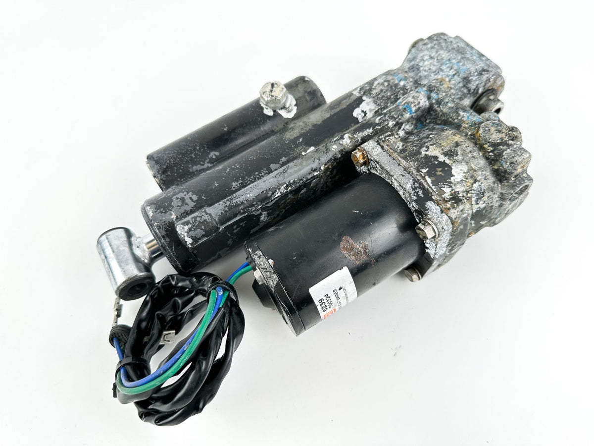 1996 Honda 50 HP 4 Stroke Outboard Power Trim Tilt Unit 56000-ZV5-823ZA - For Parts
