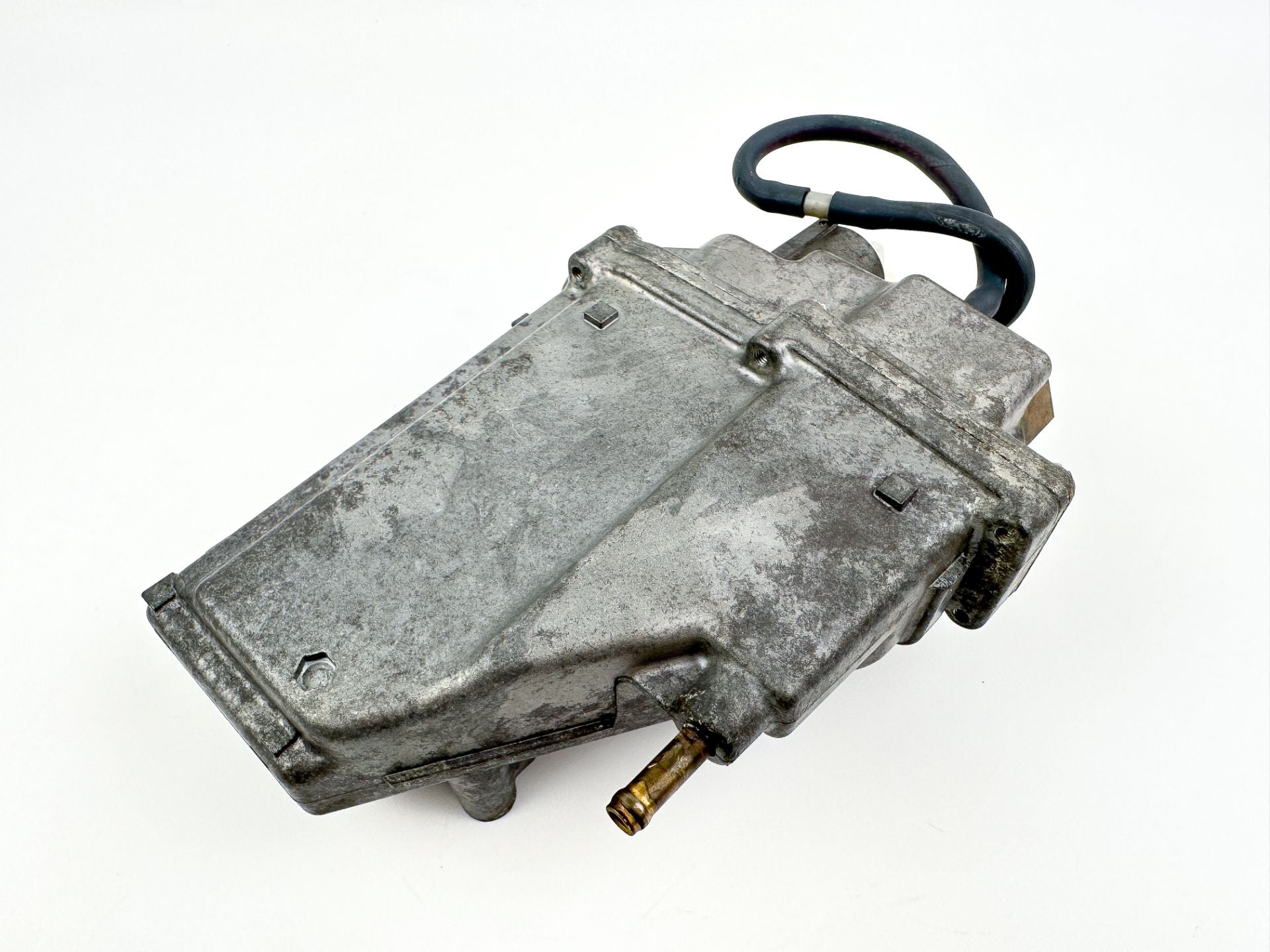 2000 Yamaha 115 HP 4 Stroke VST Float Chamber Assembly 68V-14180-00-00 Cleaned & Tested