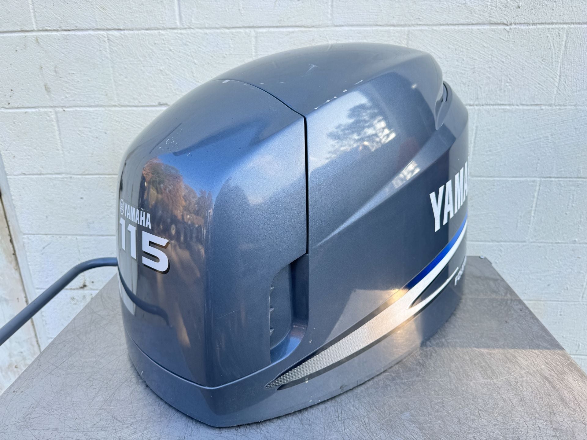 2009 Yamaha 115 HP 4 Stroke Outboard Top Cowling 68V-42610-12-8D OEM