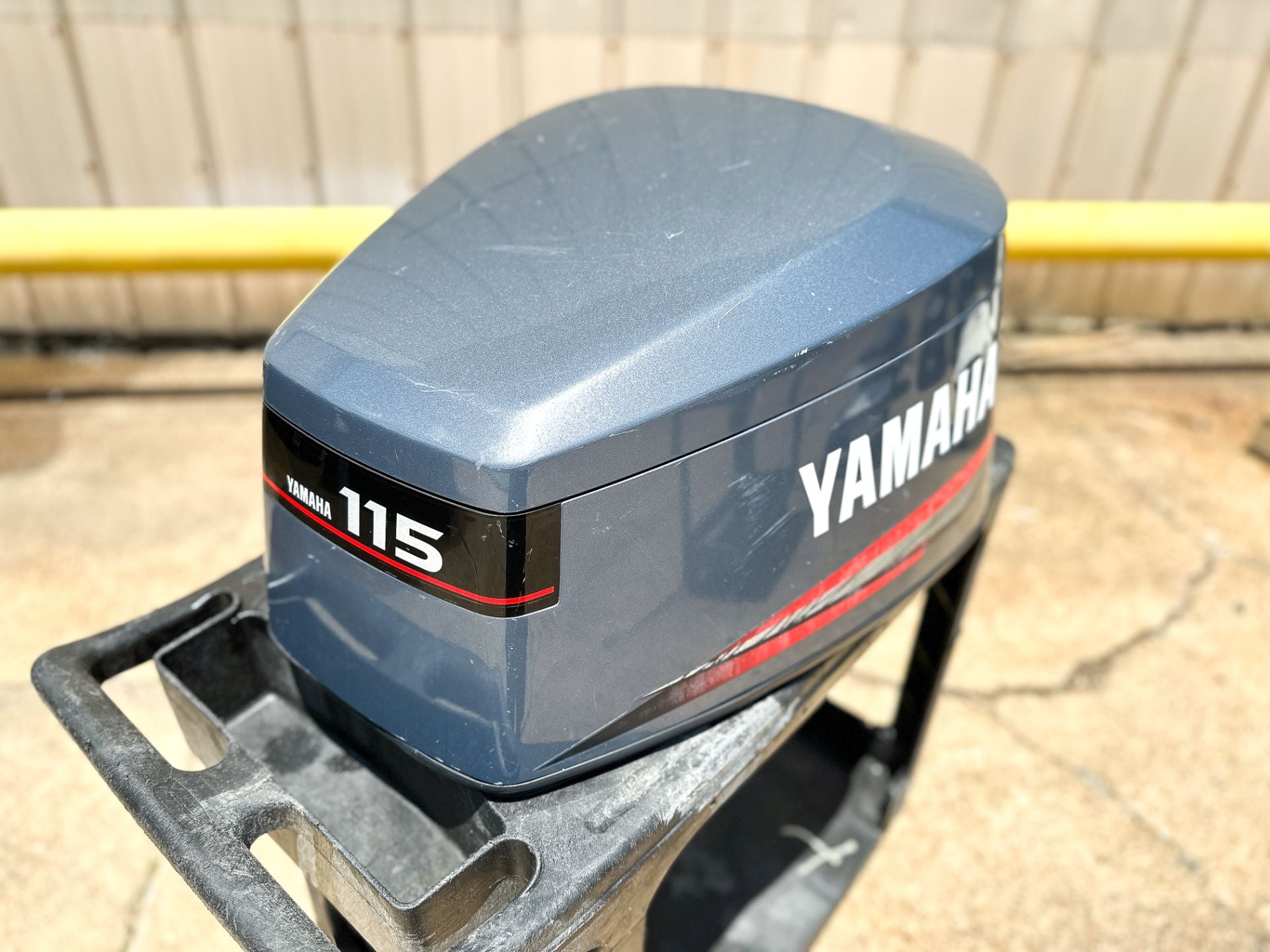 2001 Yamaha 115 HP 2 Stroke Outboard Top Cowling 6N6-42610-30-4D OEM