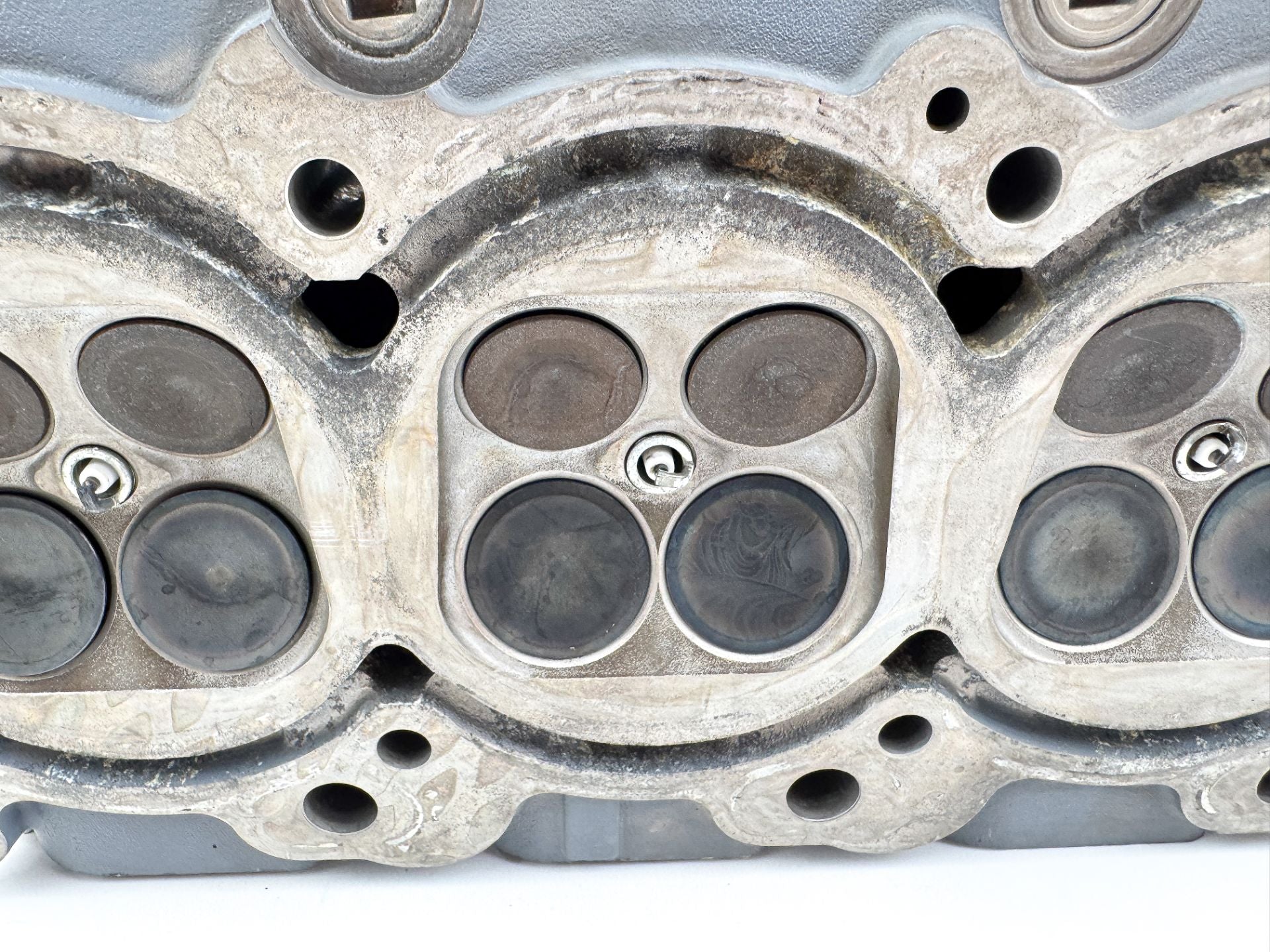 2002 Yamaha 225 HP 4 Stroke Outboard Starboard Cylinder Head 69J-W009A-01-1S OEM