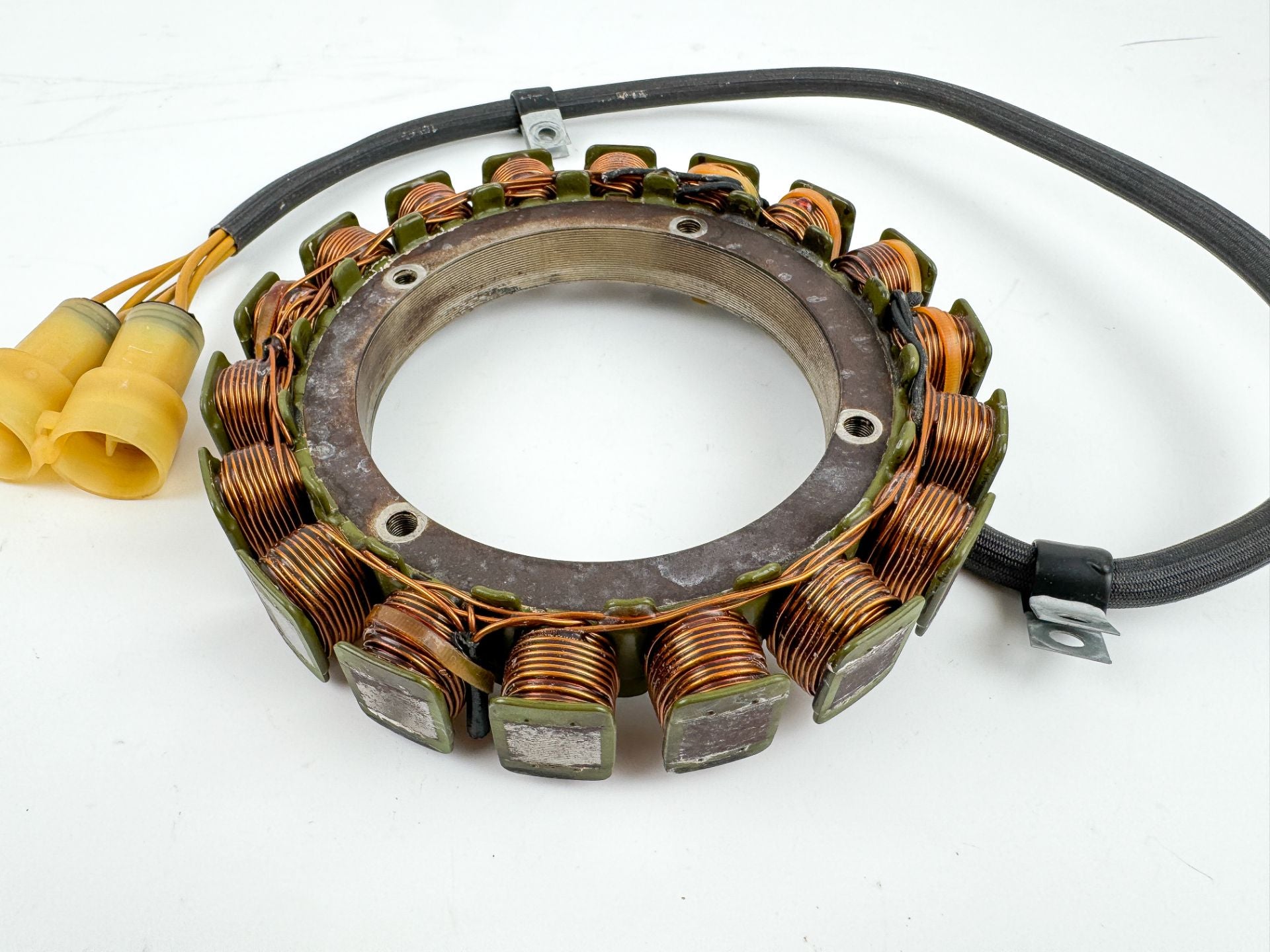 2004 Suzuki 250 HP 4 Stroke Outboard Stator Charging Coil 32120-93J10 OEM