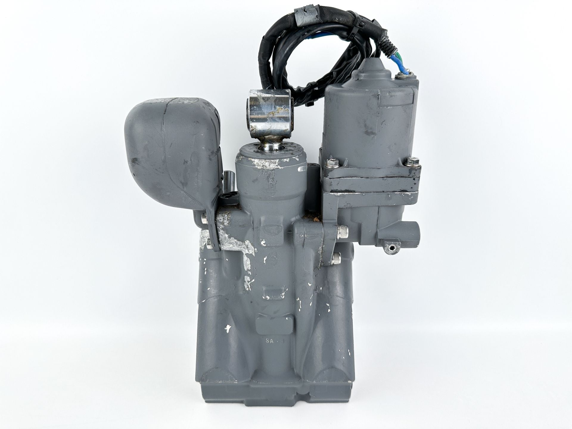 2001 Honda 130 HP 4 Stroke Outboard Power Trim Tilt Unit 56000-ZW1-708 OEM