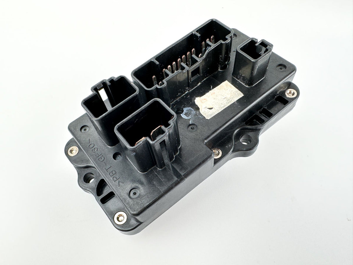2002 Yamaha 200 HP 2 Stroke Outboard Fuse Box 68F-82170-01-00 OEM