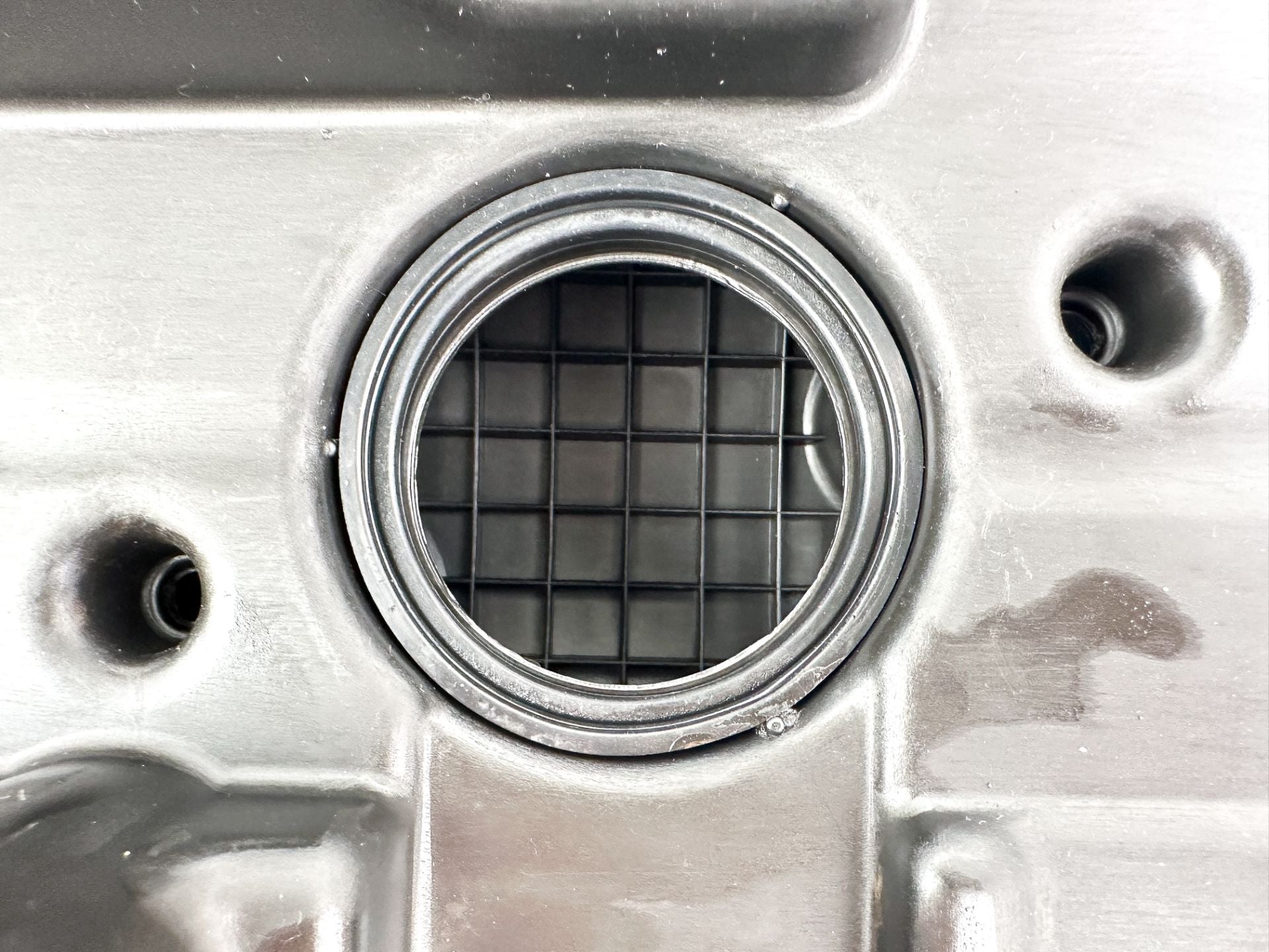 2017 Evinrude 200HP 2 Stroke Etec Outboard Intake Air Silencer Assembly 5007623 OEM