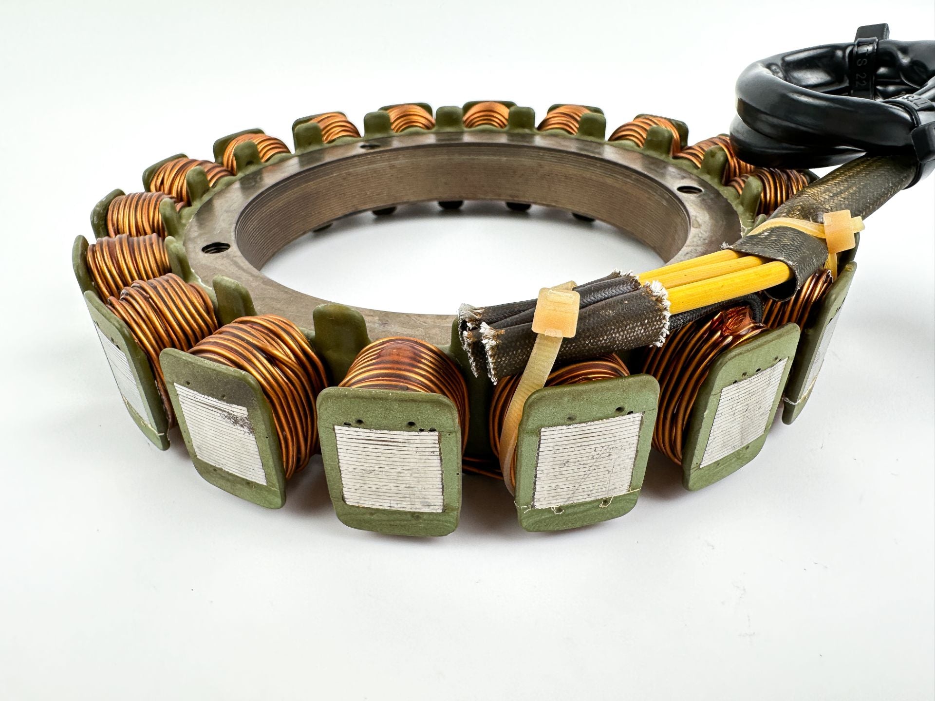 2016 Suzuki 175 HP 4 Stroke Outboard Stator Charging Coil 32120-96J00 OEM