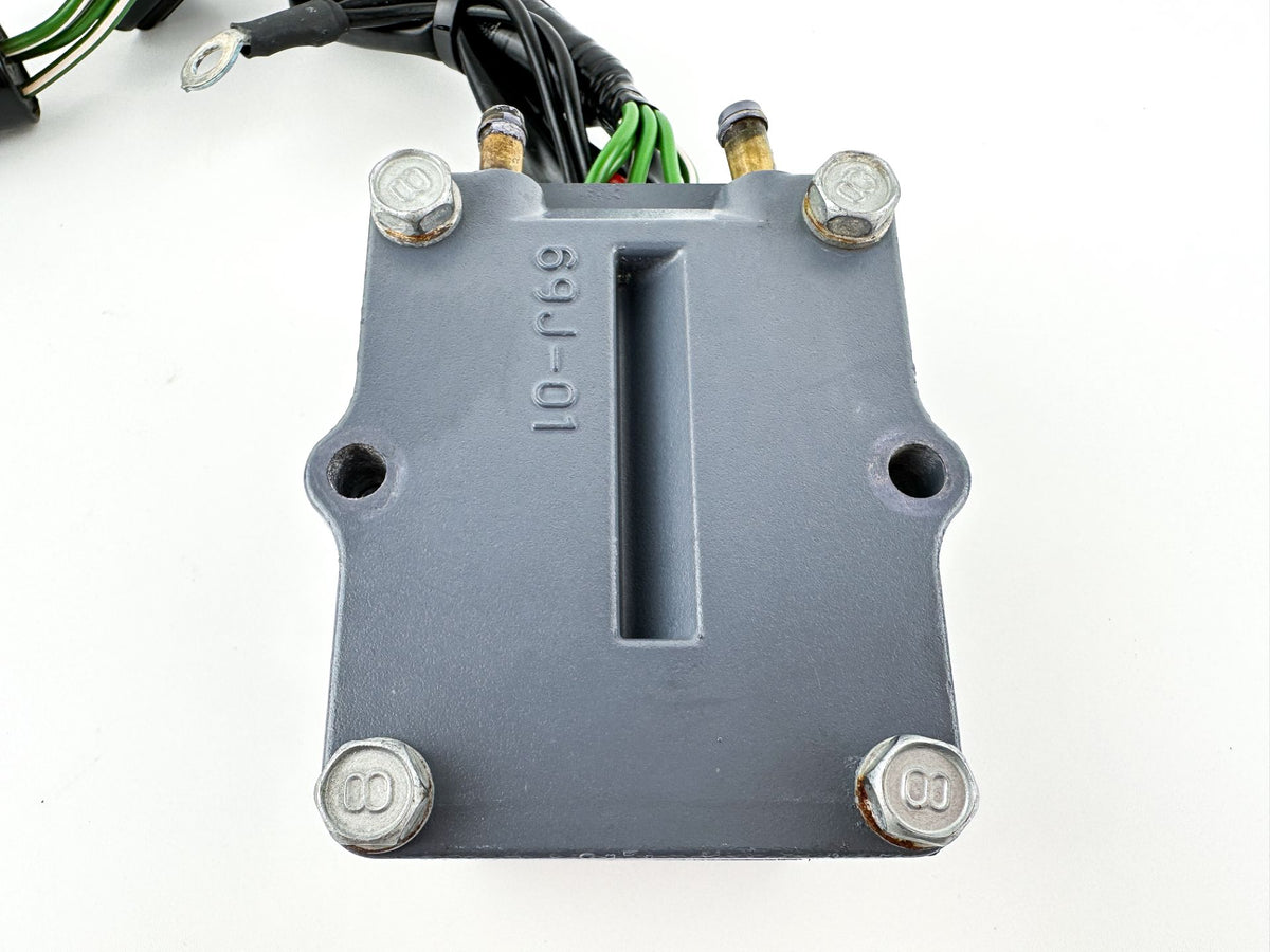 2002 Yamaha 200 HP 4 Stroke Outboard Rectifier & Regulator 69J-81960-01-00 OEM