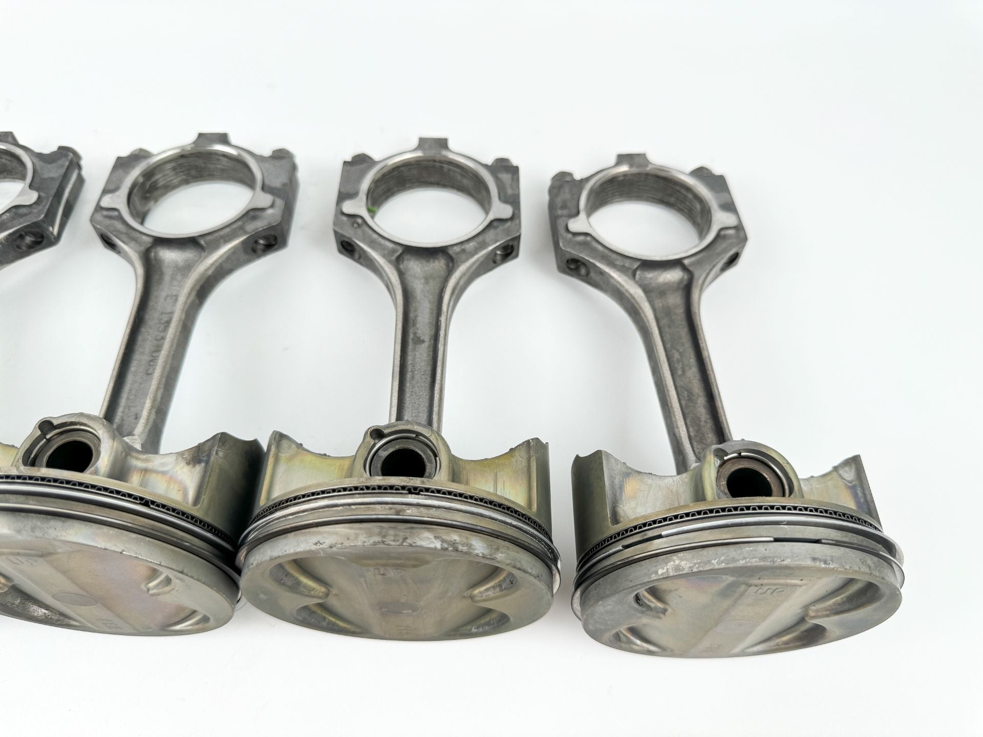 2005 Yamaha 225 HP 4 Stroke Outboard Piston & Connecting Rod Set 69J-11631-00-B0 OEM