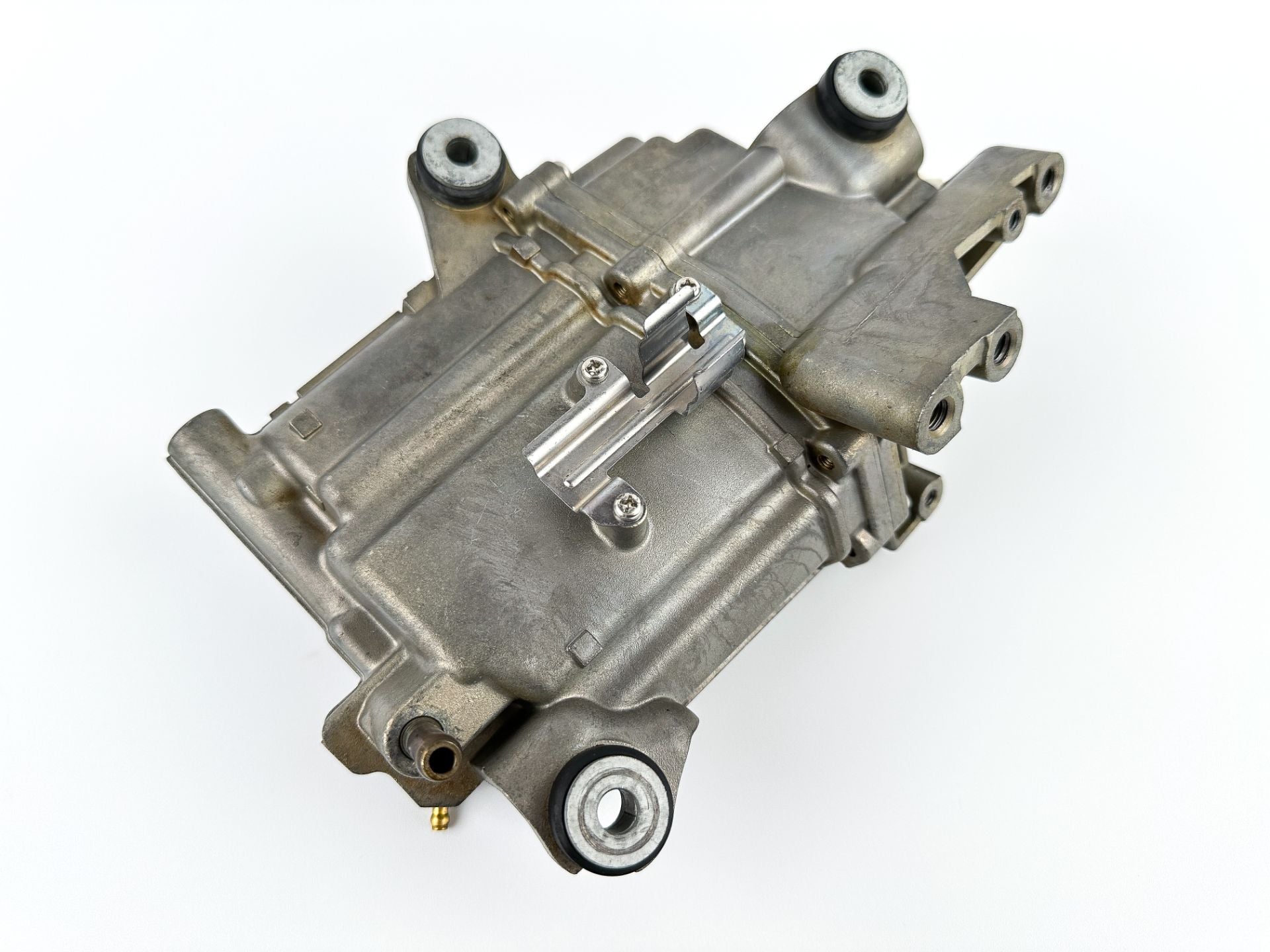 Suzuki DF 200 225 250 HP 4 Stroke Outboard Vapor Separator Tank VST 15600-93J02 OEM