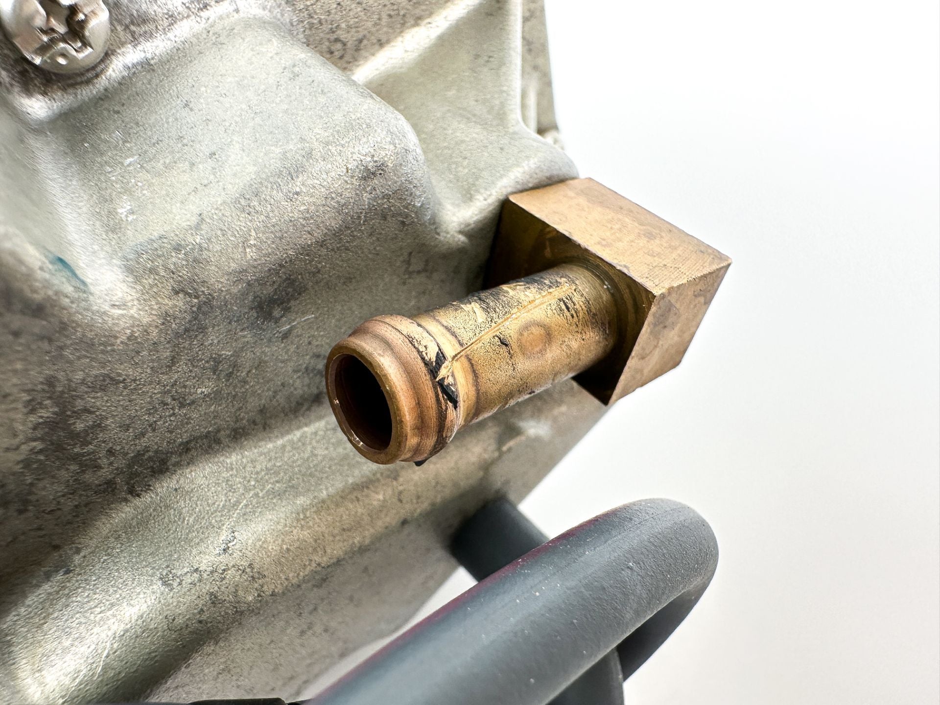 2003 Yamaha 115 HP 4 Stroke Outboard VST Float Chamber Assembly Cleaned & Tested