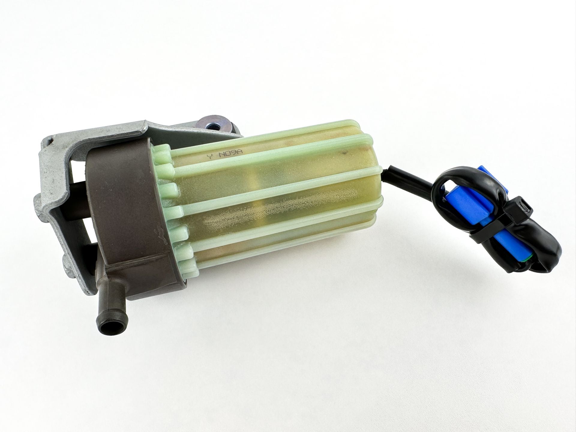 2022 Yamaha 200 HP 4 Stroke Outboard Fuel Filter Assembly 6P3-24560-04-00 OEM