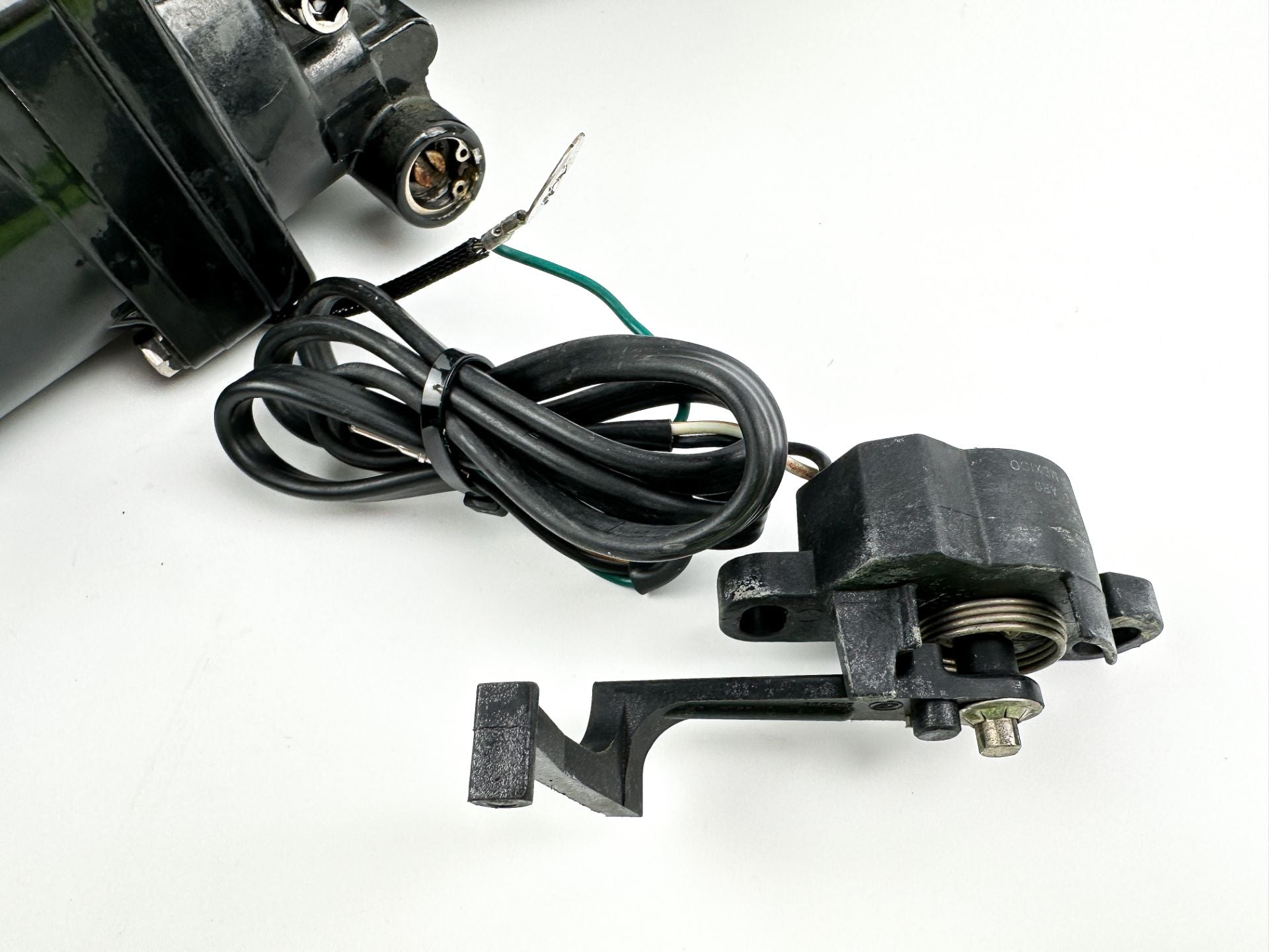 5005115 5007473 5007662 Evinrude Johnson BRP Power Trim & Tilt Unit Assembly