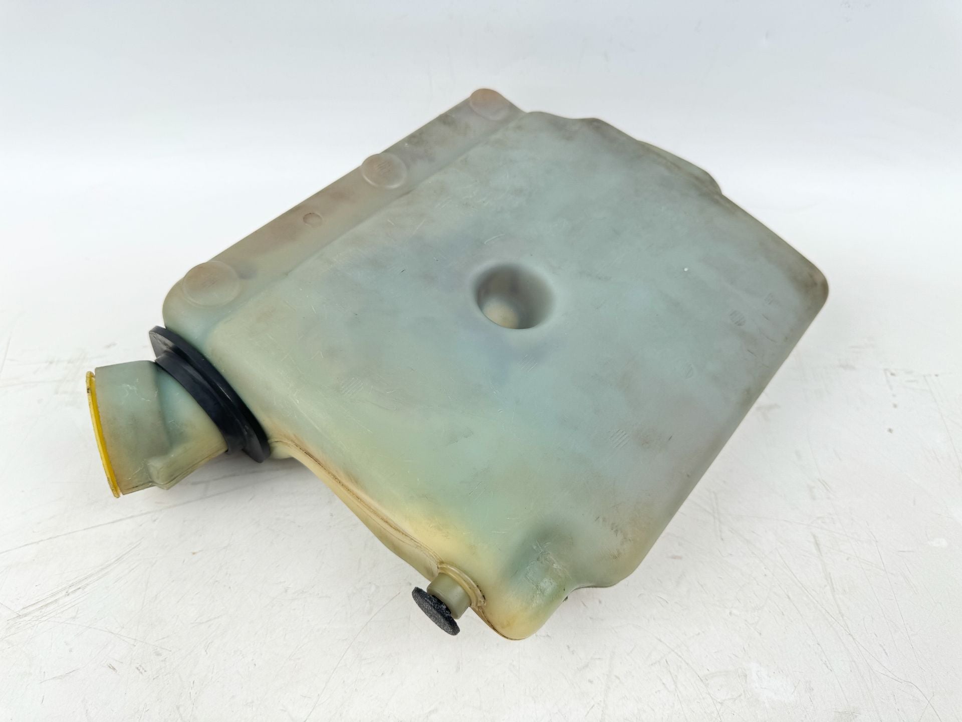 2000 Mercury 90 HP 2 Stroke Outboard Oil Tank 828361A2 OEM