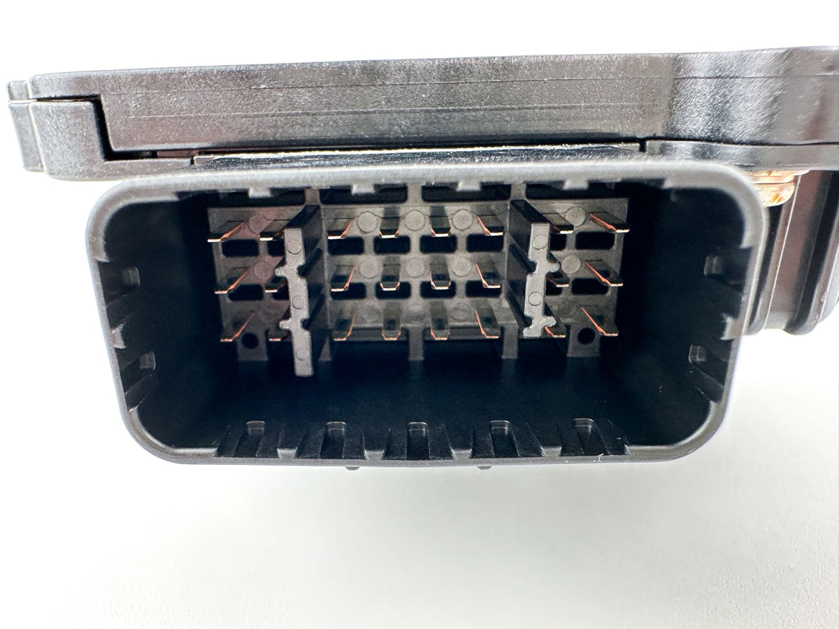 2022 Yamaha 200 HP 4 Stroke Outboard Fuse Box 6DA-82170-11-00 OEM