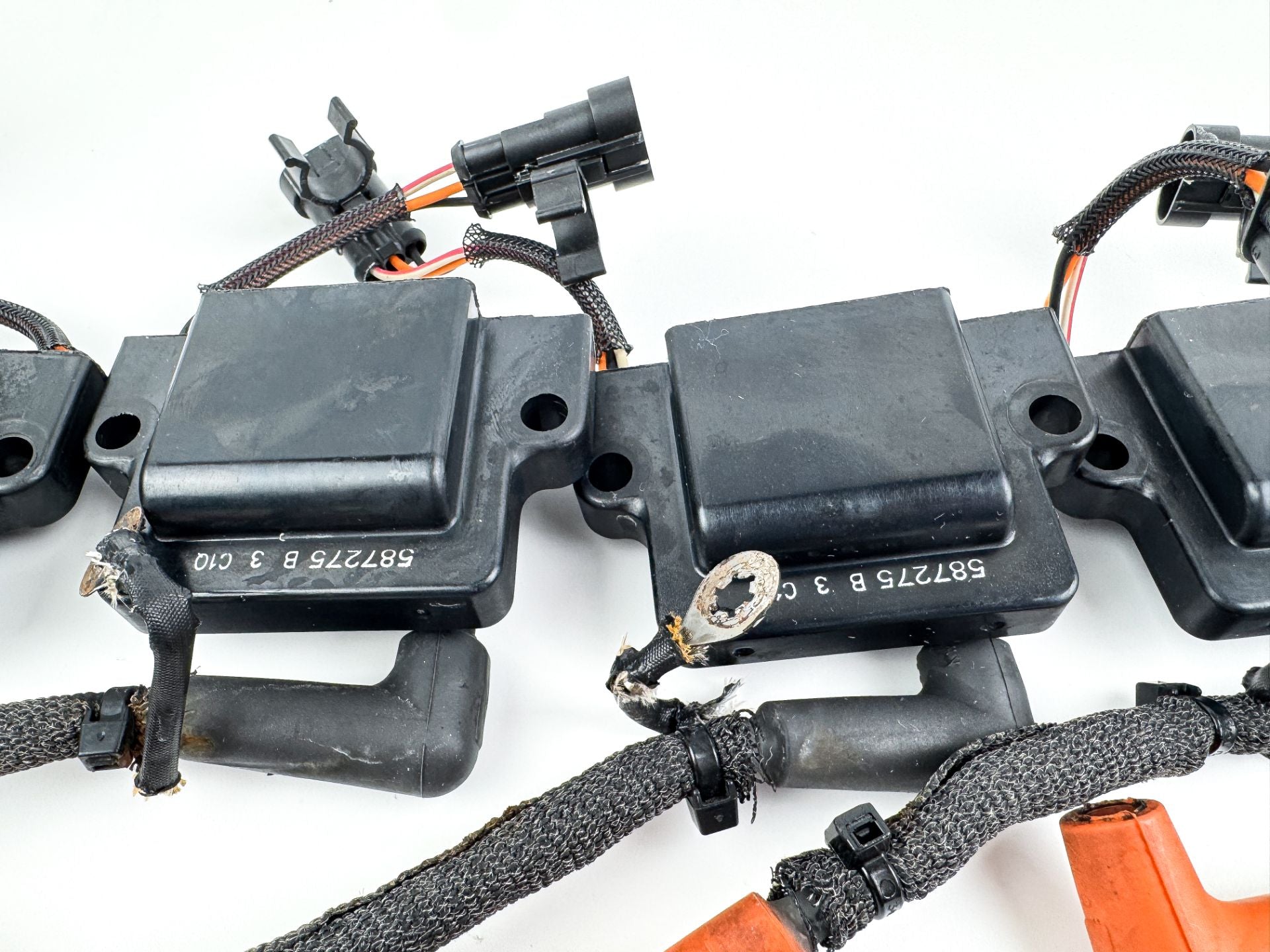 2017 Evinrude 200 HP Etec 2 Stroke Outboard Ignition Coil Set 0586980 OEM