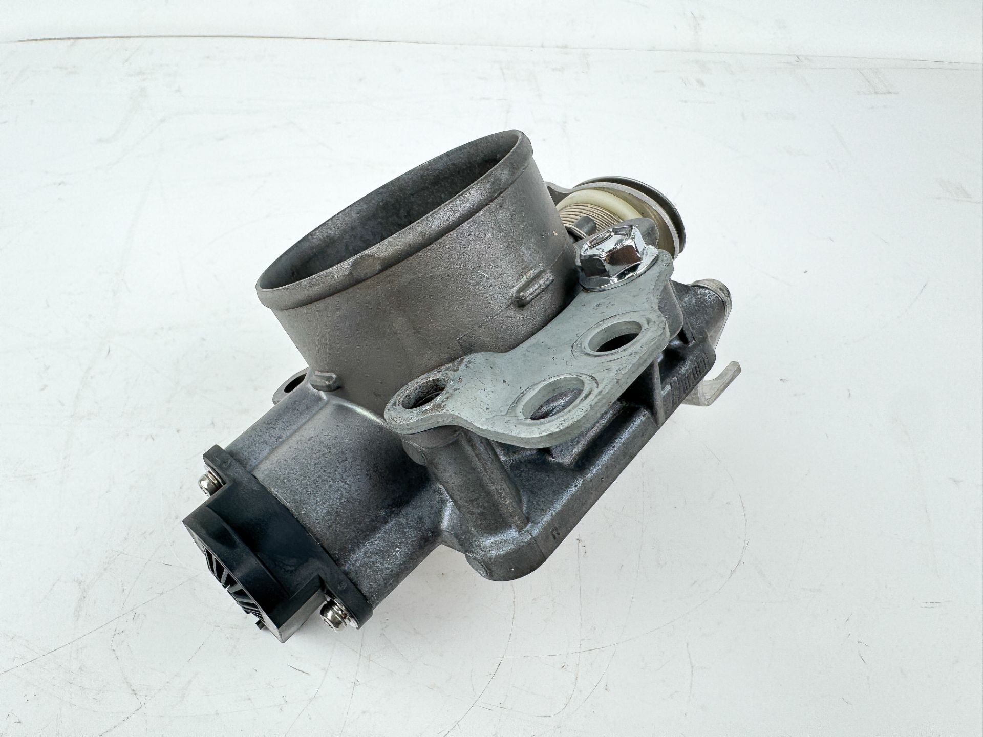 2019 Suzuki 150 HP 4 Stroke Outboard Throttle Body Assembly 13300-96J01 OEM