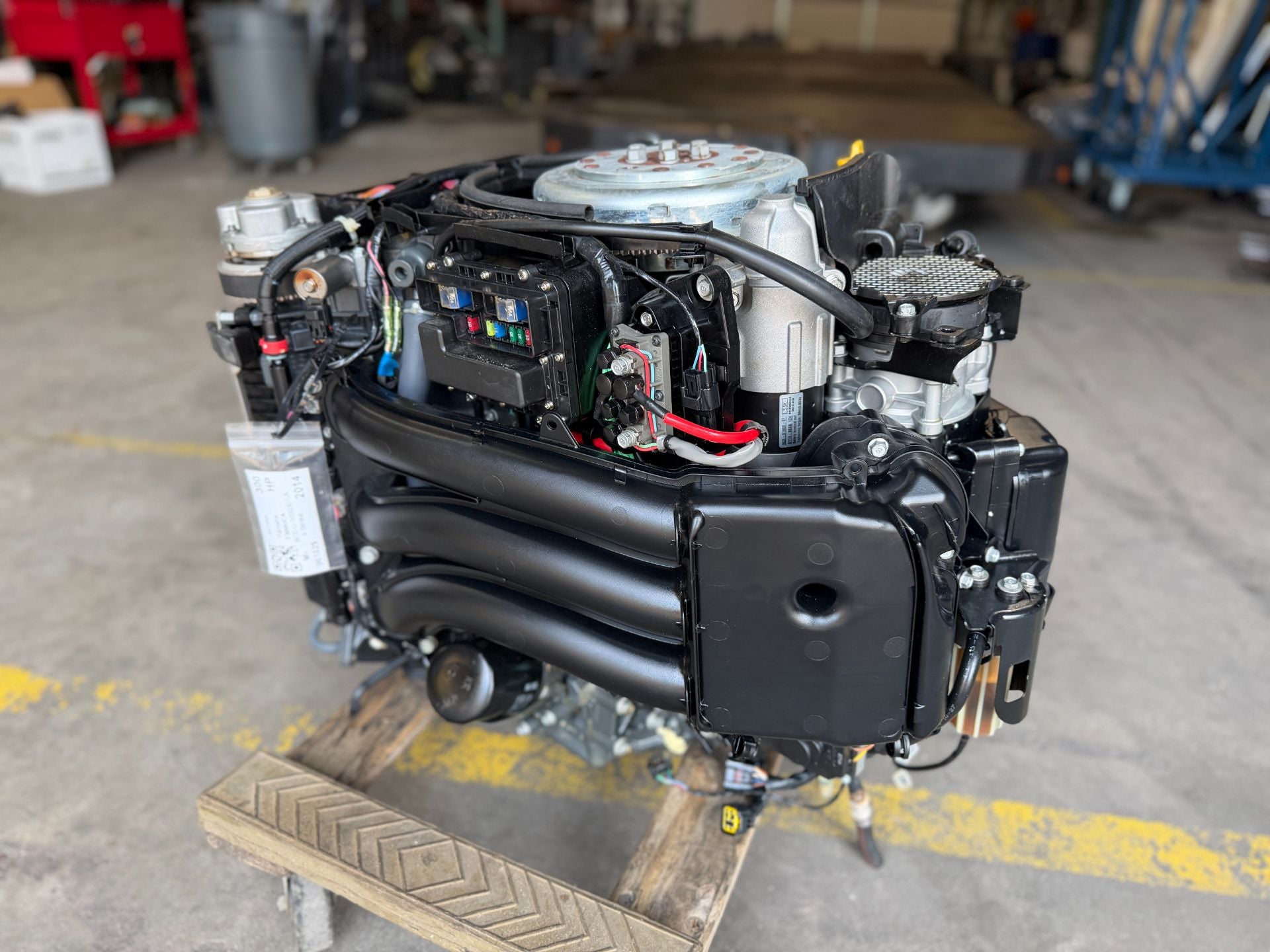 2014 Yamaha F300 300 HP 4.2L Outboard Powerhead 1225 Hours