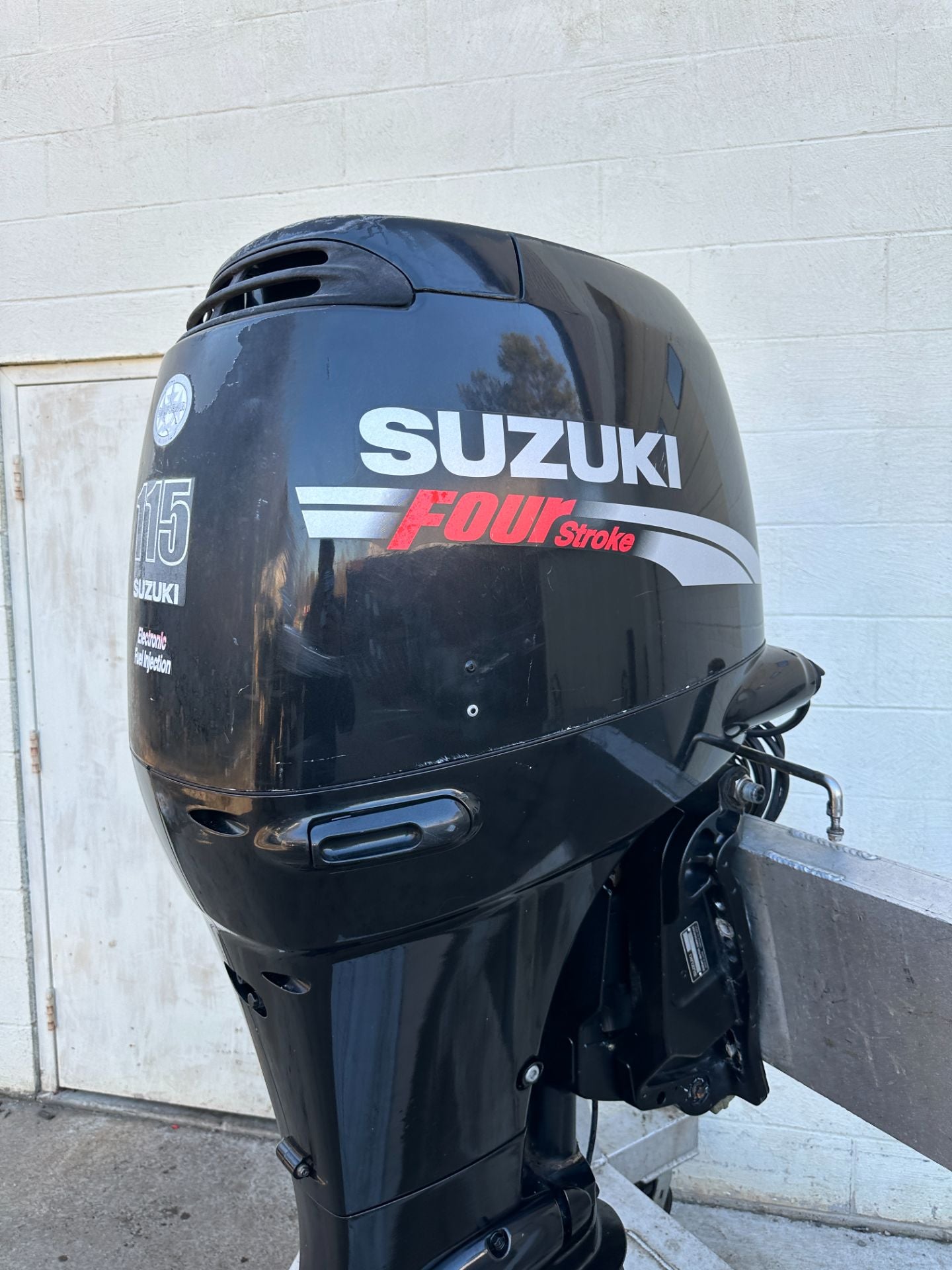 2005 Suzuki 115 HP 4 Stroke Outboard Engine Complete OEM