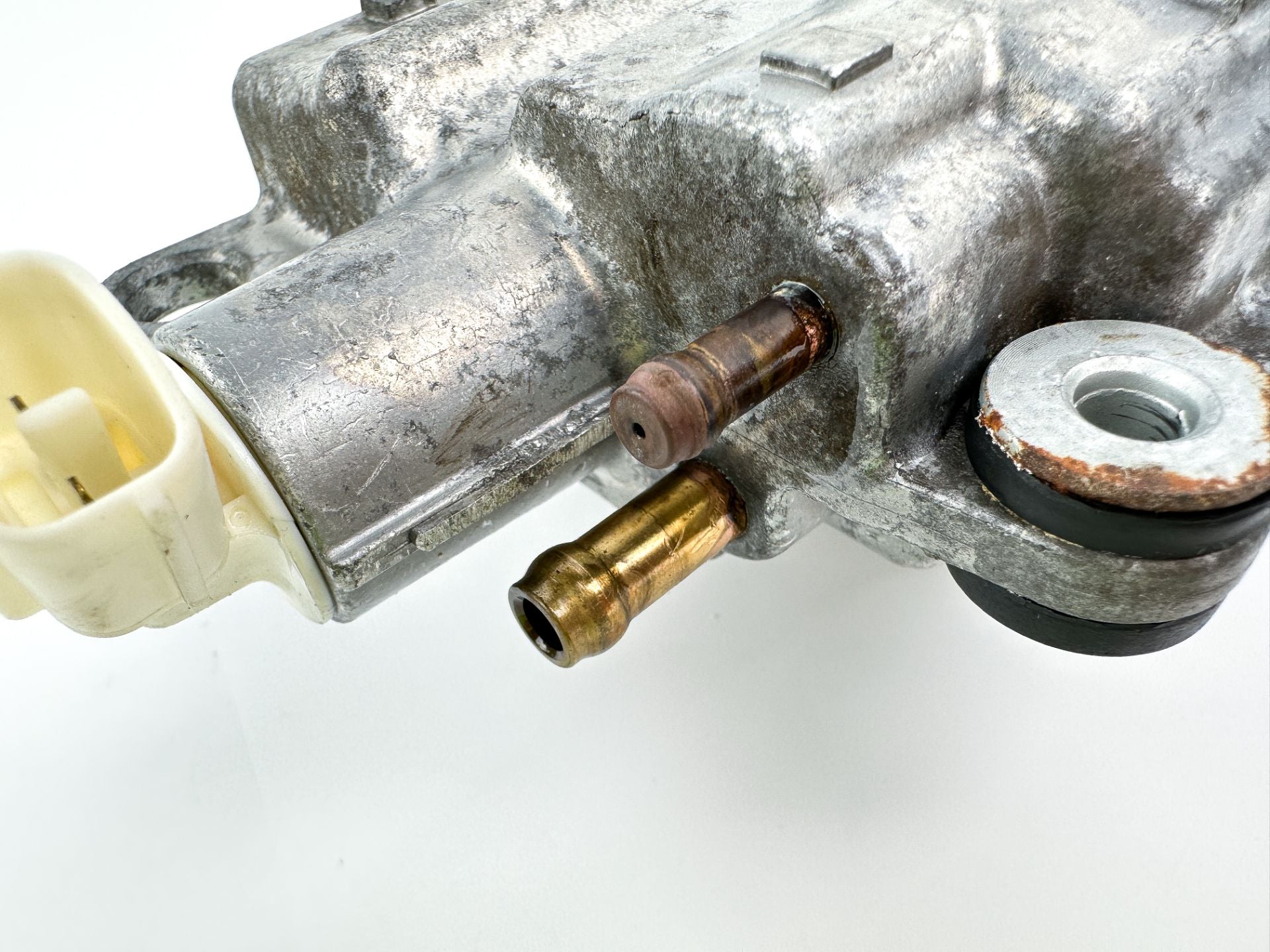 2005 Suzuki 140 HP 4 Stroke Outboard Vapor Separator Tank VST 15600-90J01 OEM