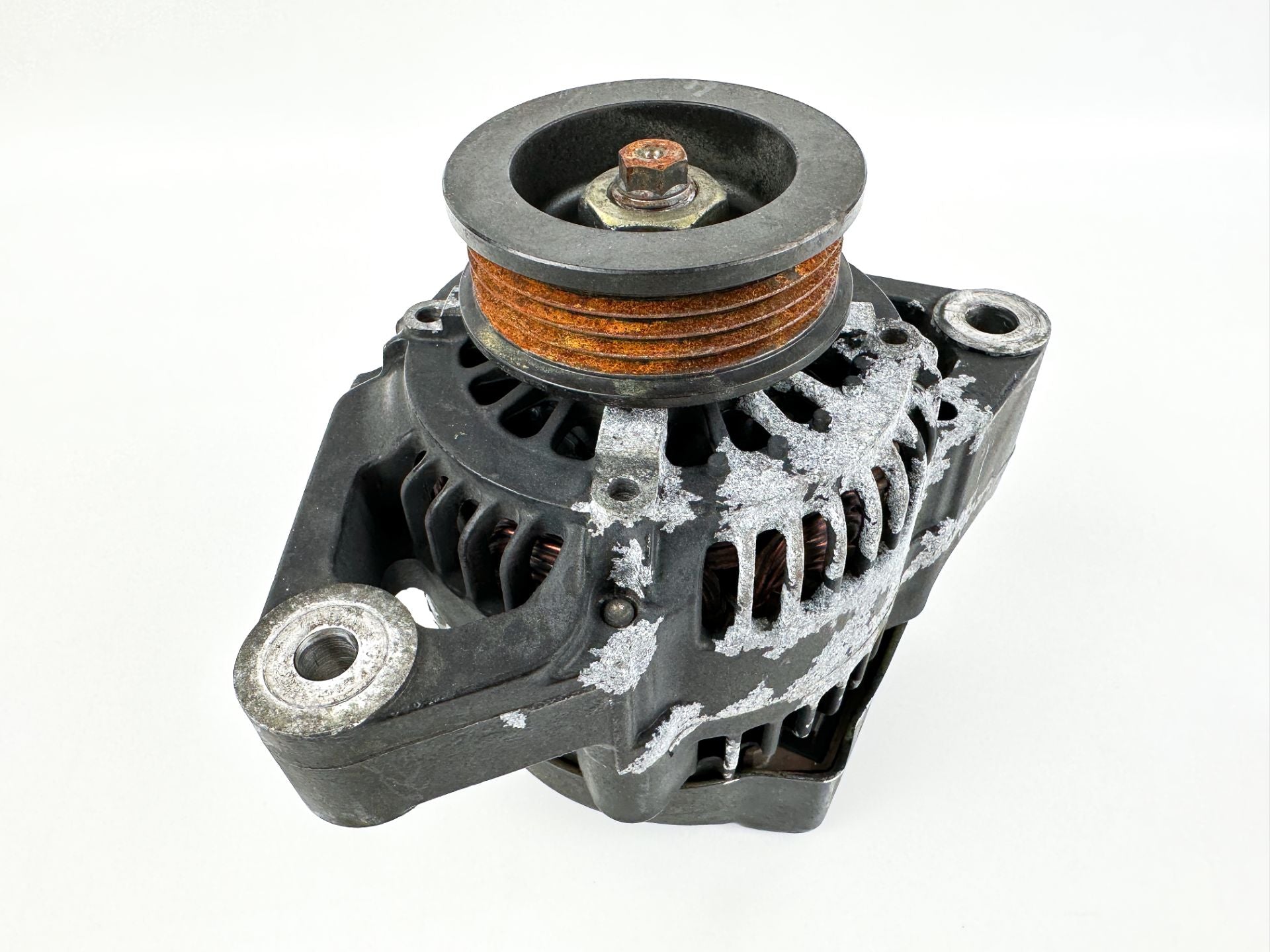 2001 Honda 130 HP 4 Stroke Outboard Alternator 31630-ZW5-003 OEM