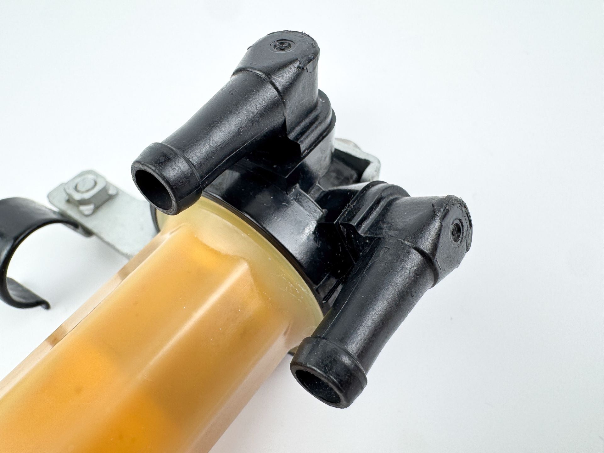 2006 Yamaha 90 HP 4 Stroke Outboard Fuel Filter Assembly 6D8-24560-00-00 OEM