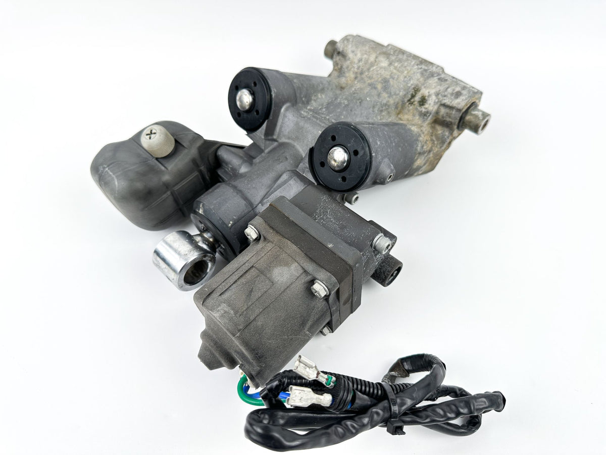 2003 Honda 225 HP 4 Stroke Outboard Power Trim Tilt Unit 04603-ZY3-000 - Leaks