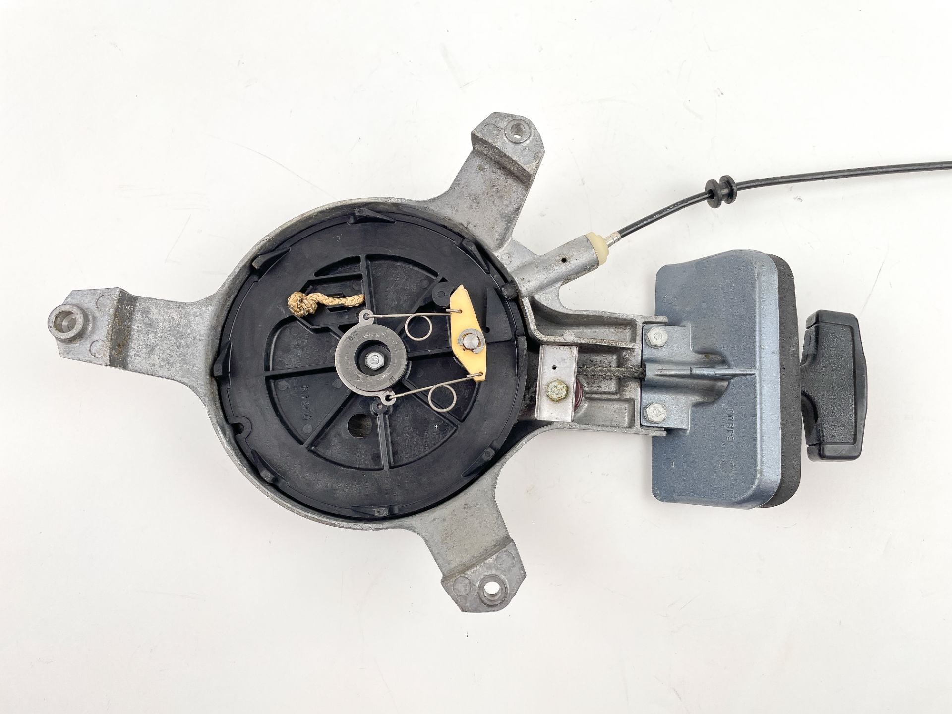 1990 Yamaha 30 HP 2 Stroke Outboard Rope Pull Starter 6J8-Y130P-01-00 OEM