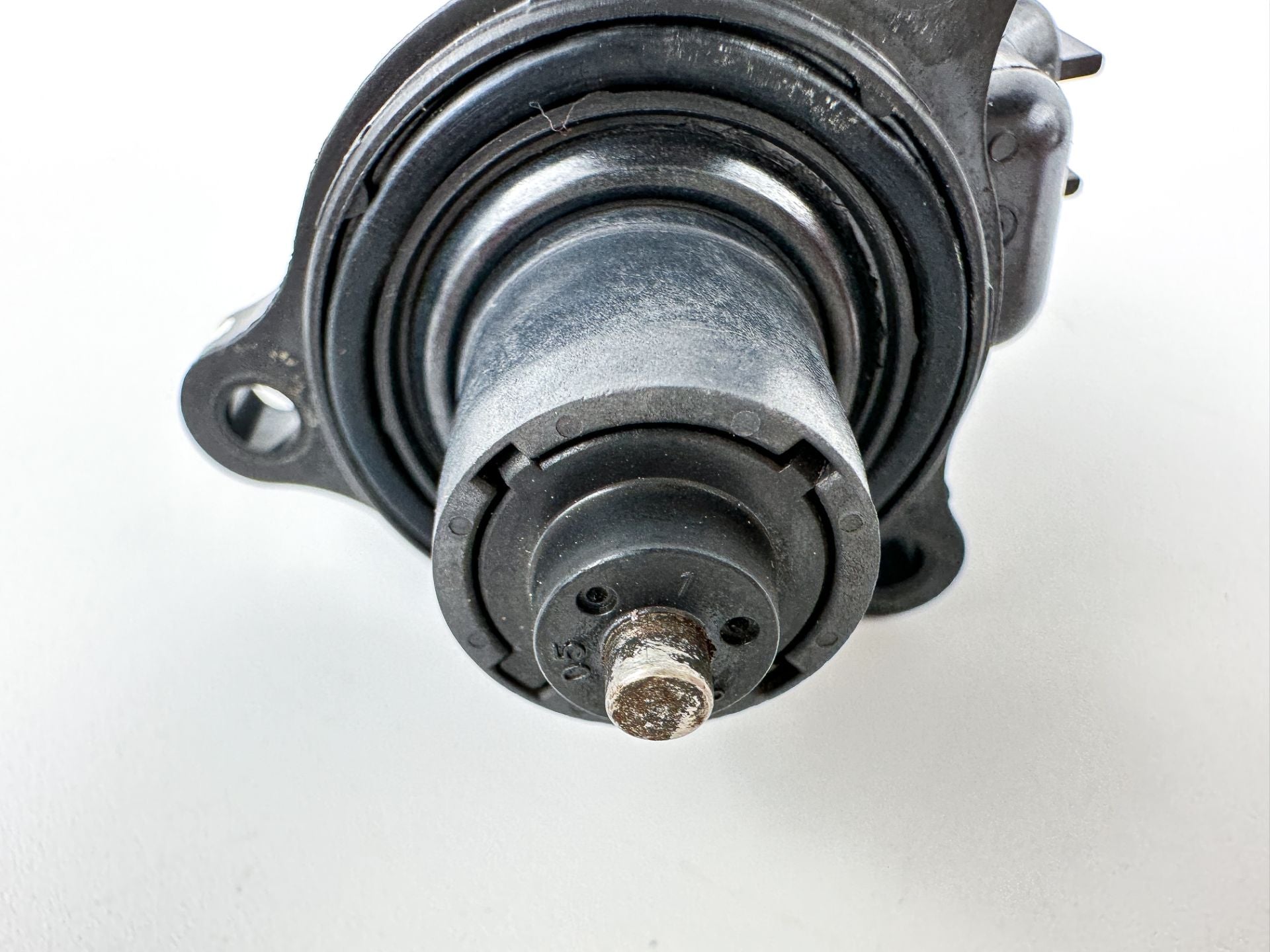 2003 Yamaha 225 HP 4 Stroke Outboard Idle Speed Control Valve ISC IAC 68V-1312A-00-00 OEM