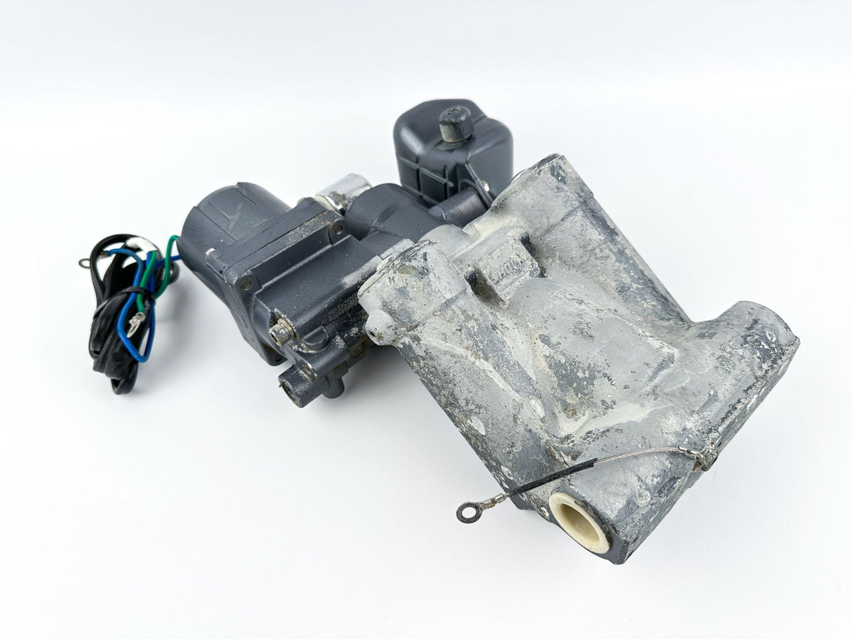 2002 Yamaha 200 HP 2 Stroke Outboard Power Trim Tilt Unit 68F-43800-00-4D OEM