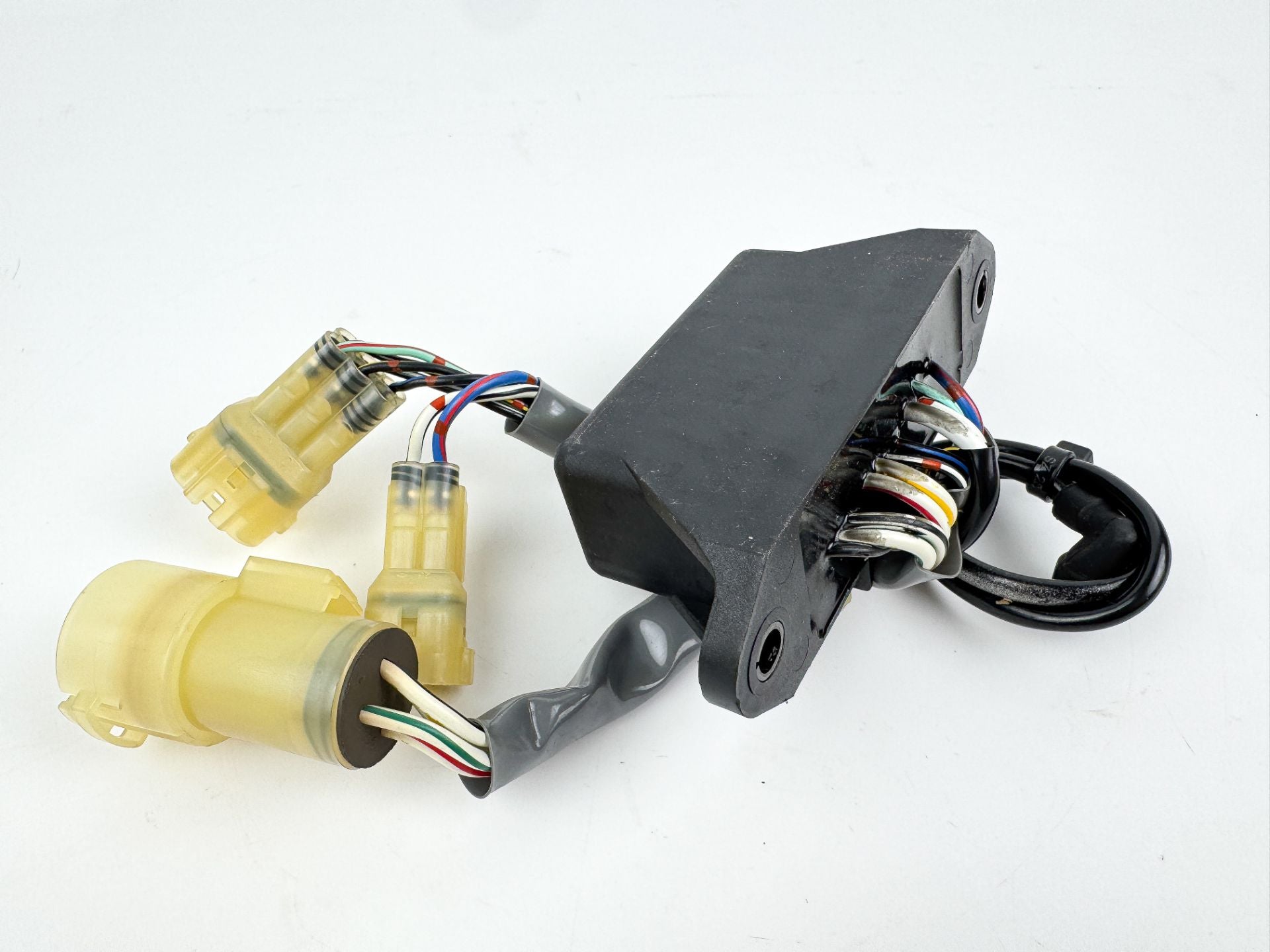 2007 Honda 135 HP 4 Stroke Outboard Main Relay 38580-ZY6-013 OEM