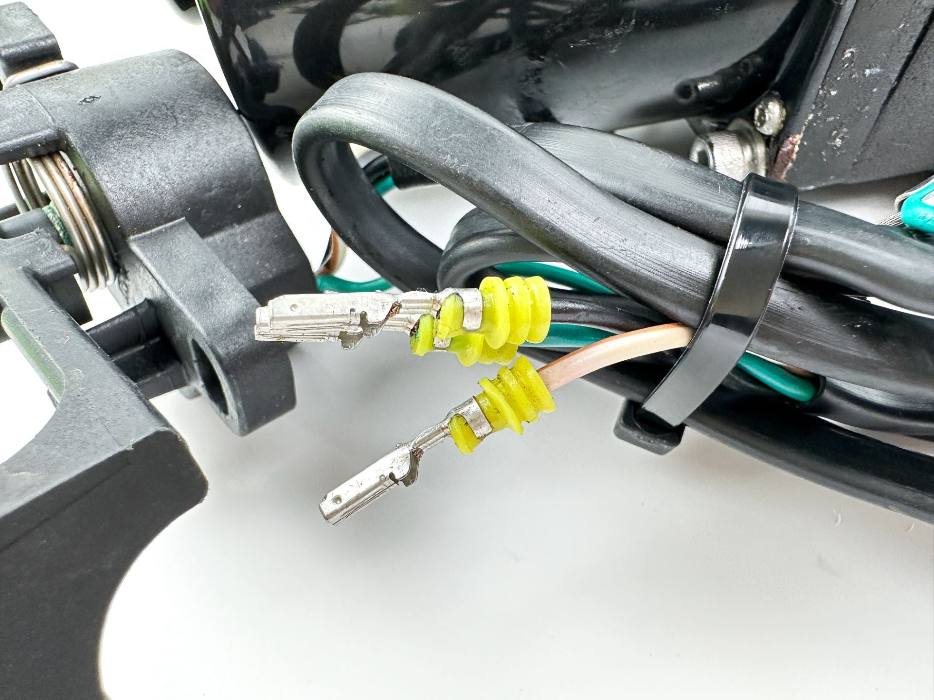 Evinrude Etec 70 90 115 130 HP Outboard Trim & Tilt Assembly 5005756 5008949