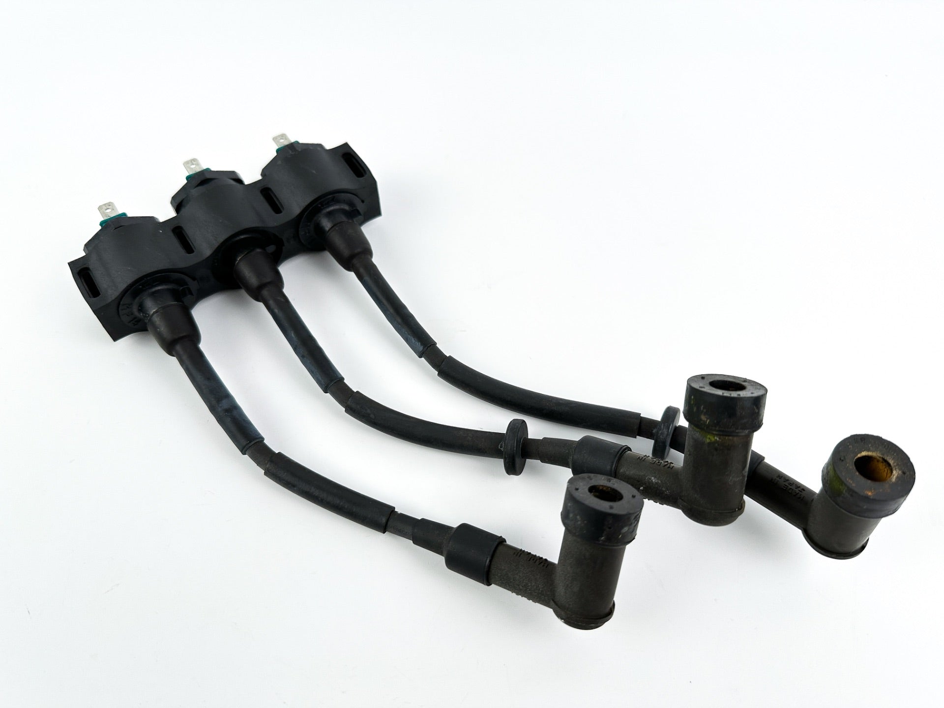 2002 Honda 50 HP 4 Stroke Outboard Ignition Coil Set 30511-ZV5-003 OEM