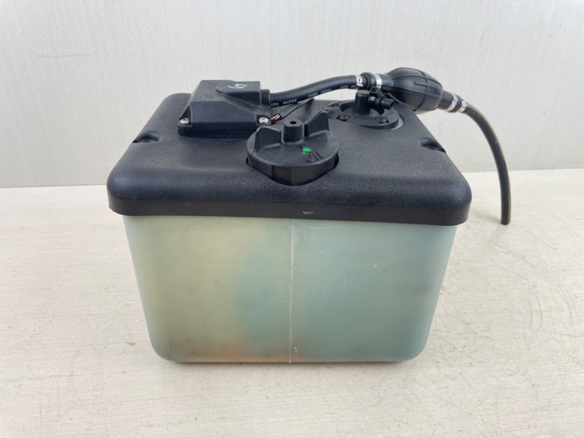 Johnson Evinrude 2 Stroke Outboard Oil Supply Tank W/ Return 1.8 Gallons