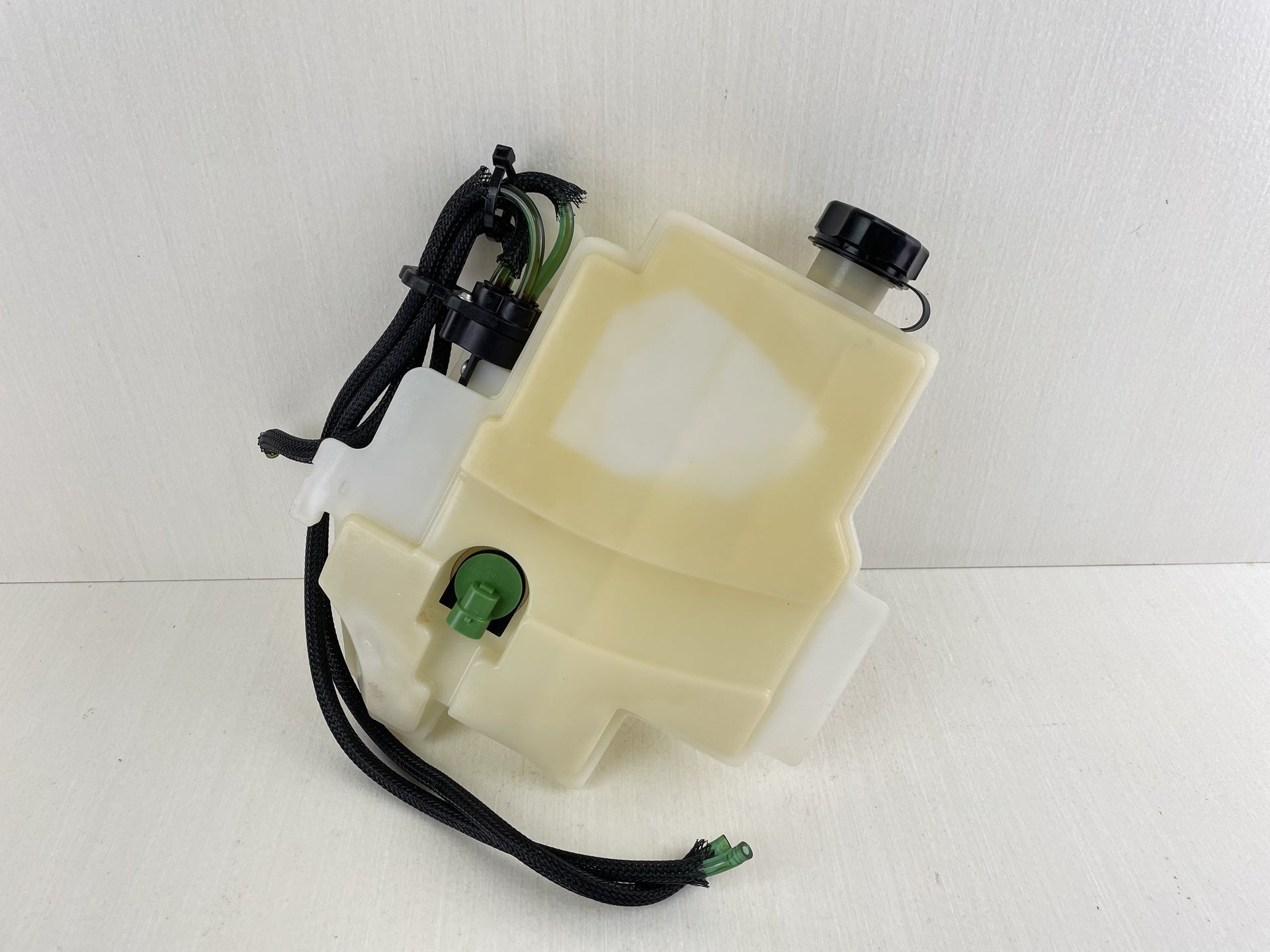 AF Evinrude Etec 25HP Outboard 2 Stroke Oil Tank & Pump Assembly 50089