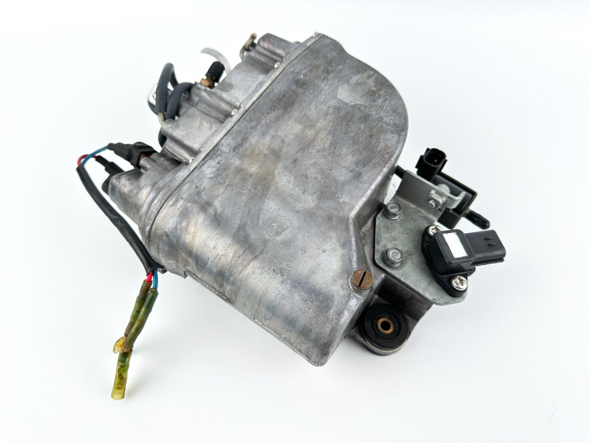 2002 Yamaha 200 HP 2 Stroke Outboard VST Float Chamber Assembly 68F-14182-01-00 OEM