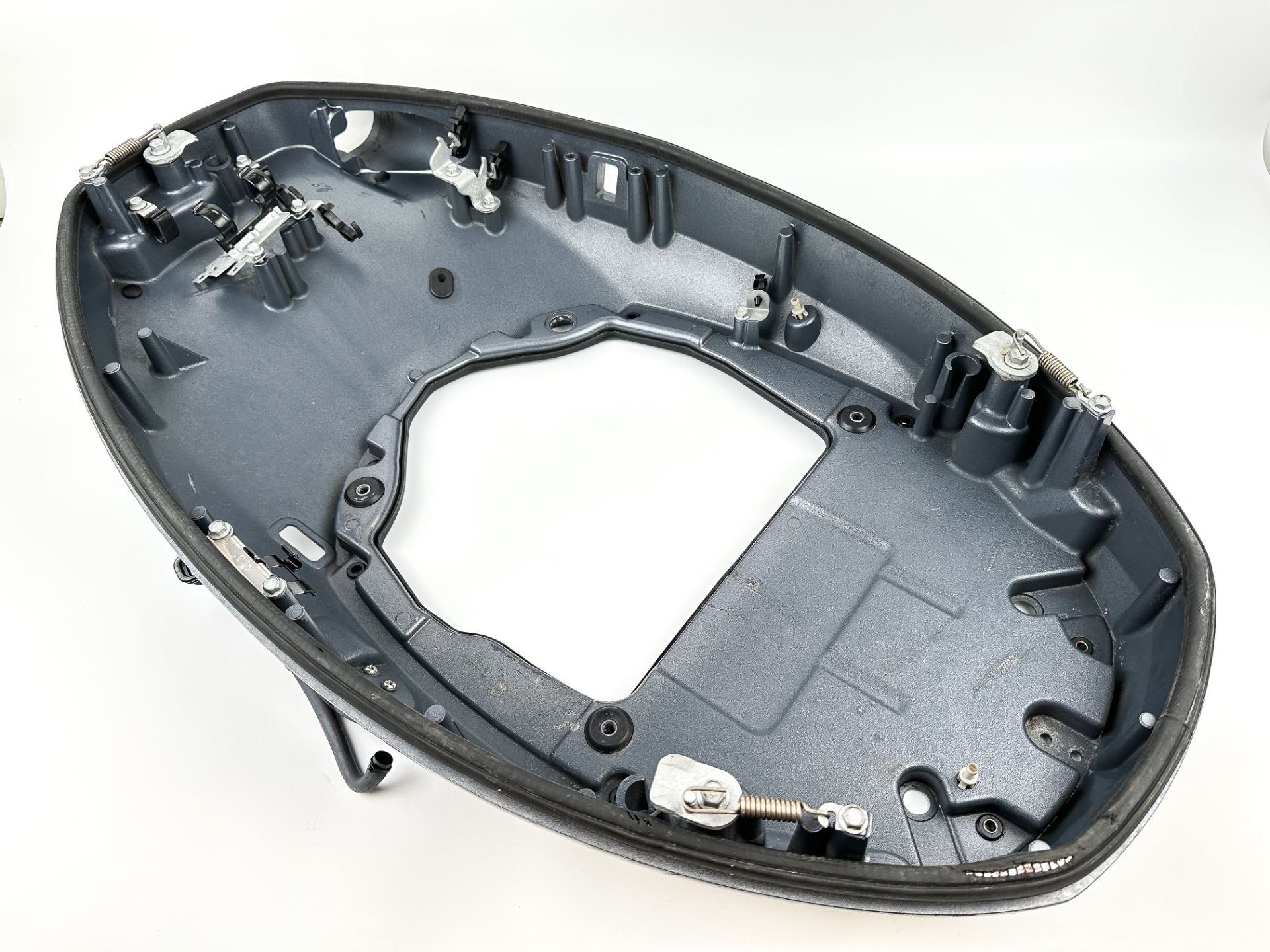 2016 Yamaha 150 HP 4 Stroke Outboard Bottom Cowling Pan 63P-42710-10-8D OEM