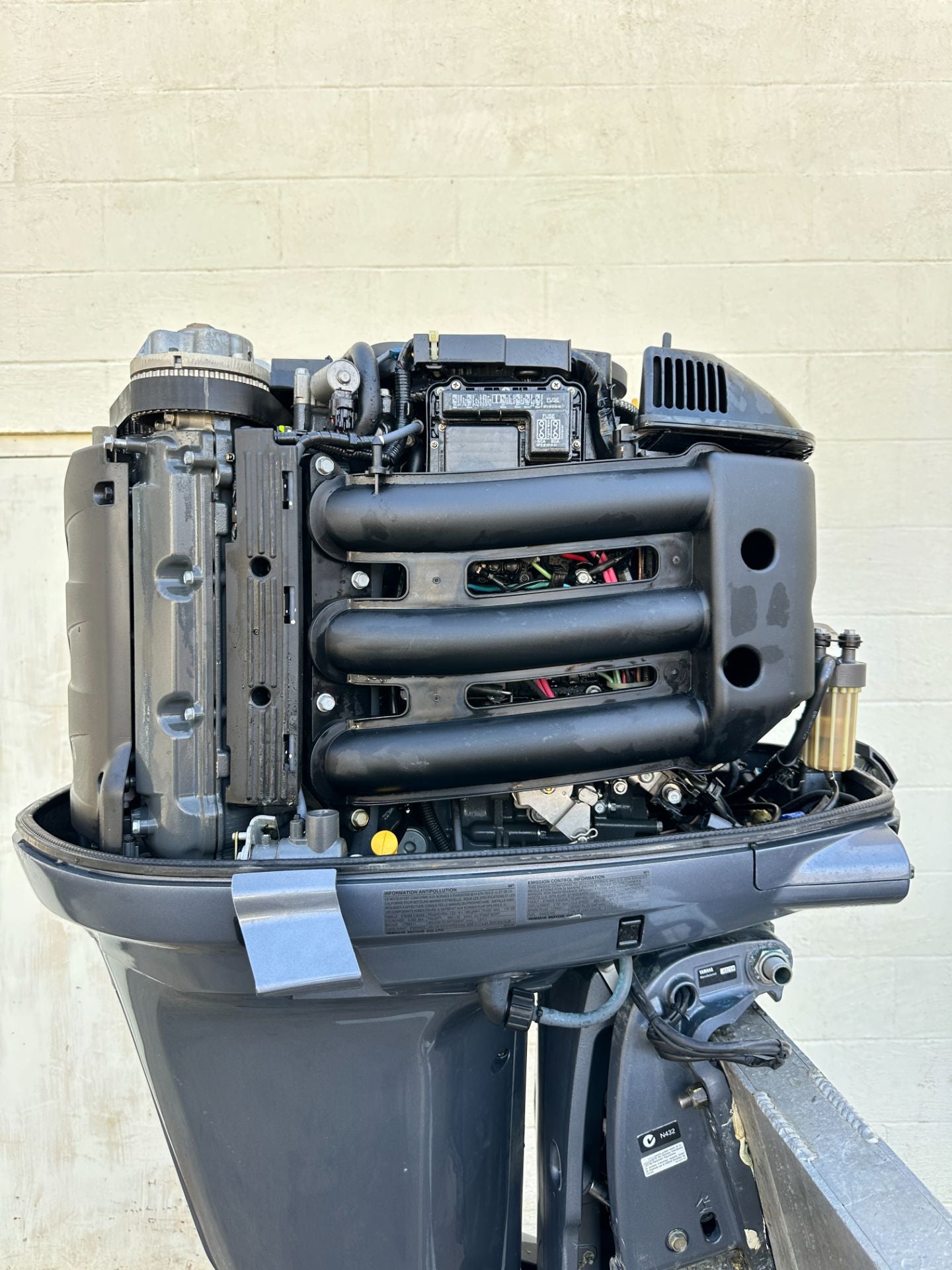 2014 Yamaha 250HP 4 Stroke Outboard Engine W/ 30" Shaft 825 Hours