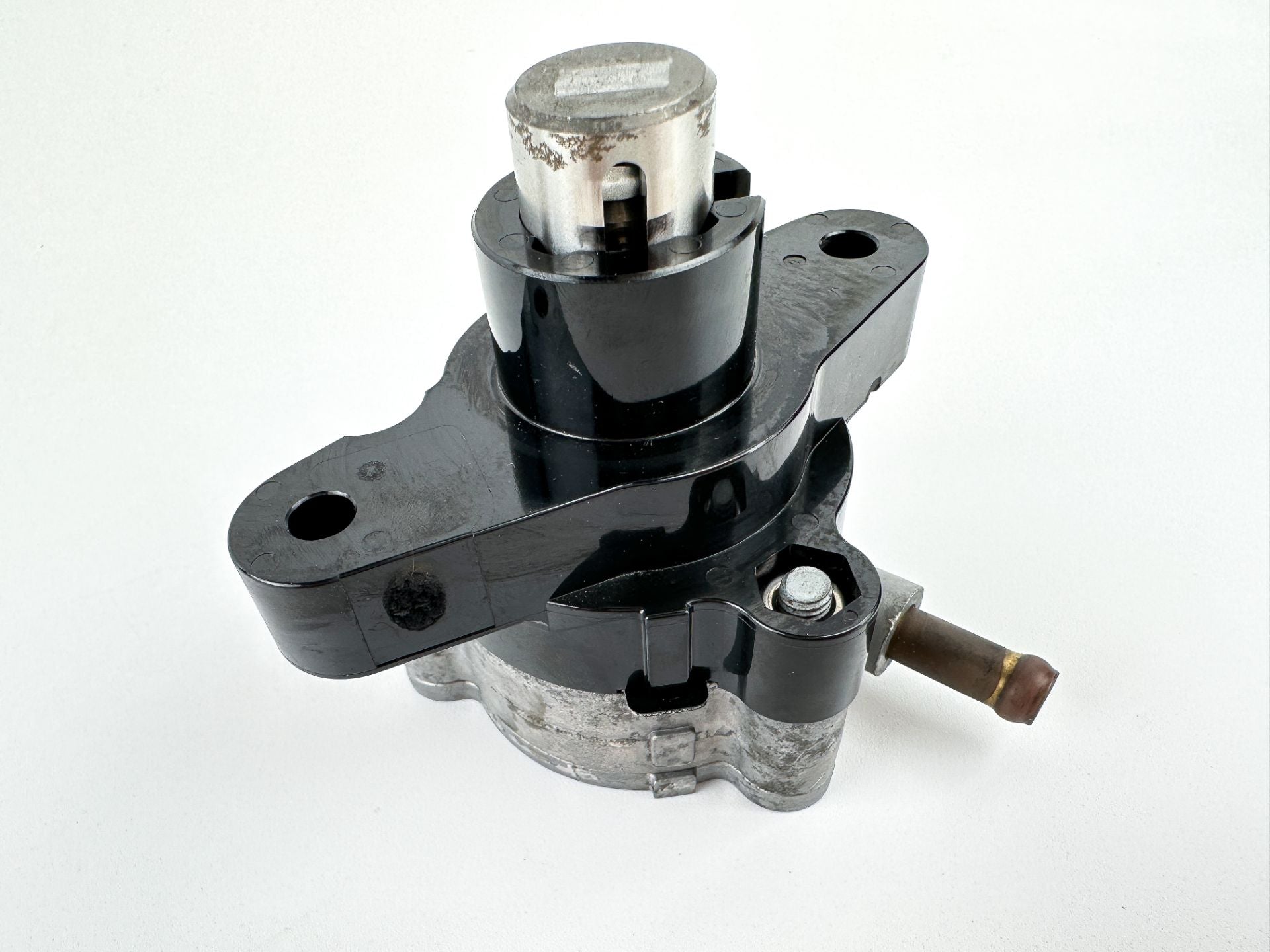 2005 Yamaha 115 HP 4 Stroke Outboard Fuel Pump 68V-24410-00-00 OEM