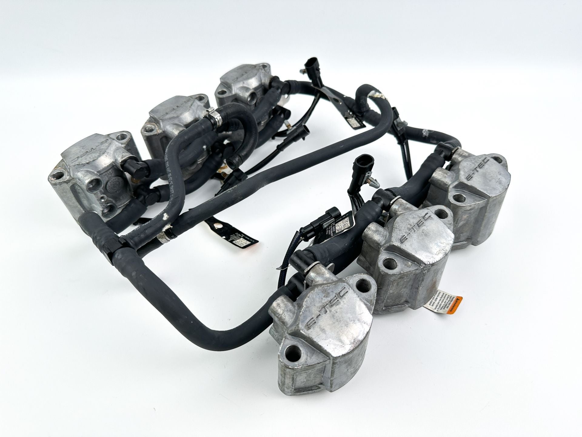 2017 Evinrude 200 HP 2 Stroke Etec Outboard Fuel Injector Set W/ Rail 5007765