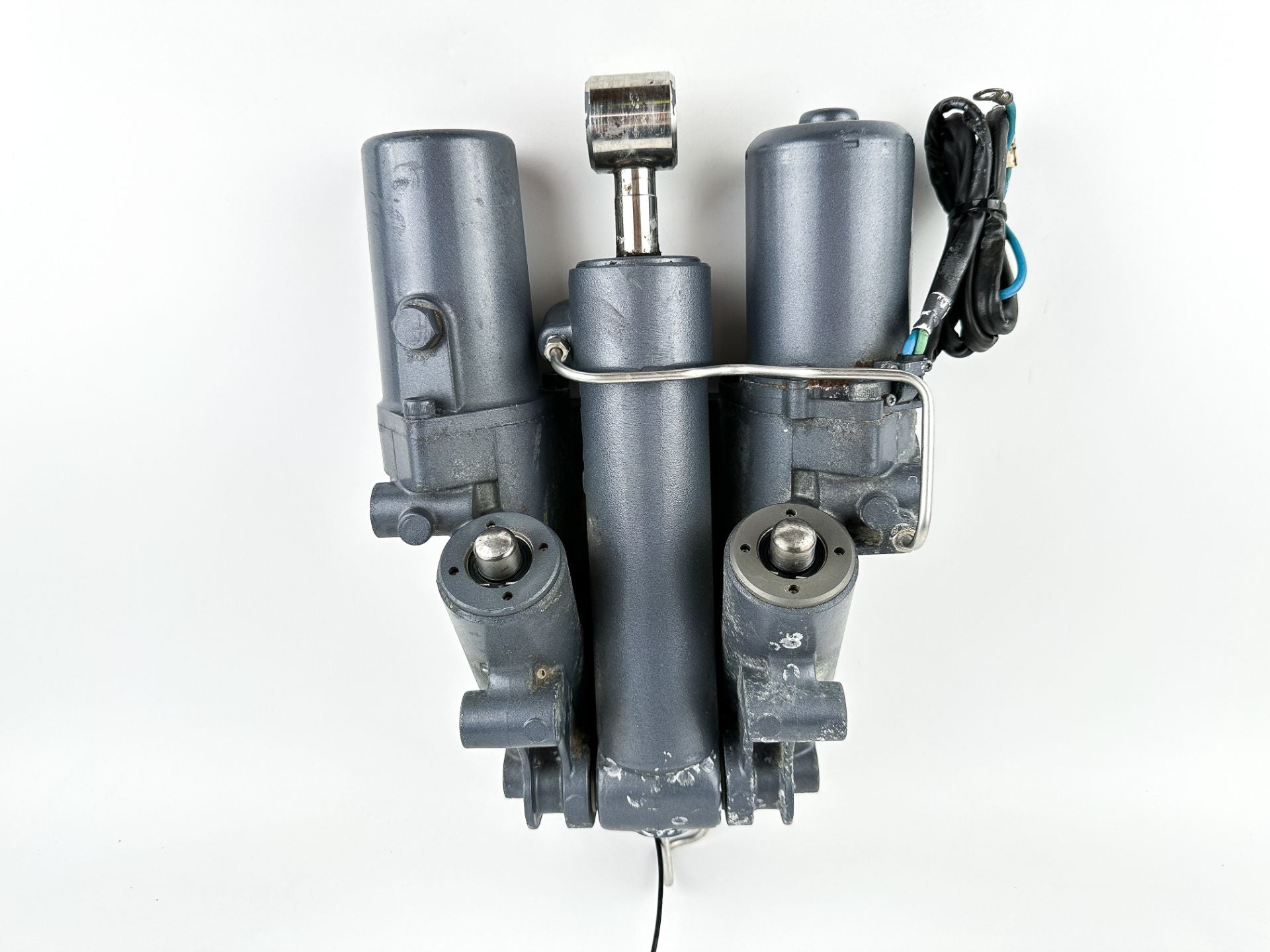 02-18 Yamaha 200 225 250 300 HP 4 Stroke Outboard Power Trim Tilt Unit