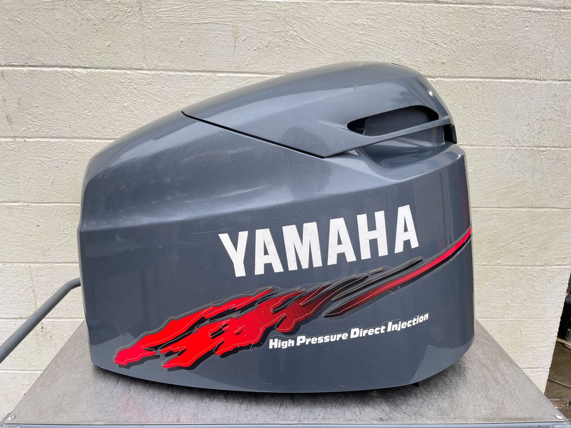 2001 Yamaha 200 HP 2 Stroke HPDI Outboard Top Cowling 68F-42610-40-4D