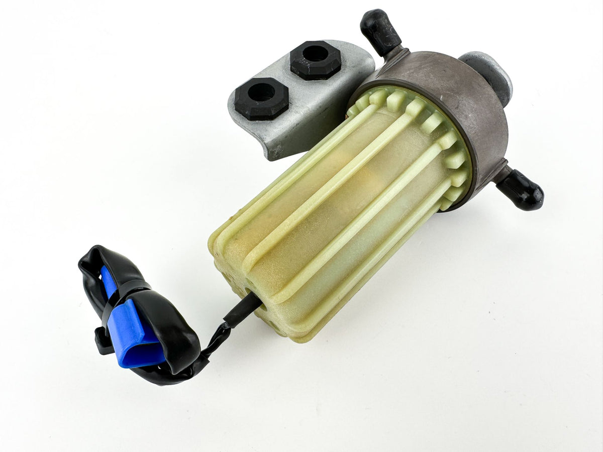 2014 Yamaha 200 HP 4 Stroke Outboard Fuel Filter Assembly 6P3-24560-03-00 OEM