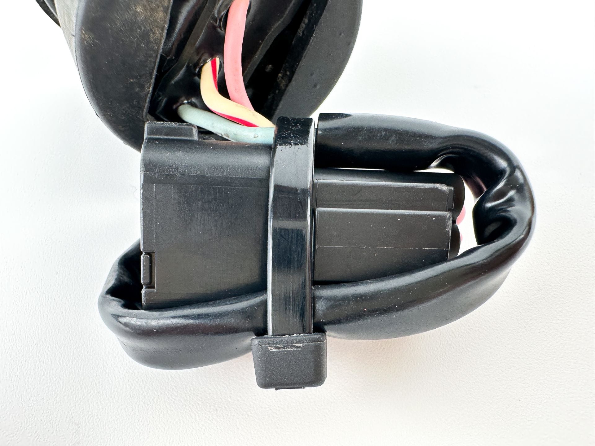 2003 Suzuki 140 HP 4 Stroke Outboard Trim Switch 37850-99E05 OEM