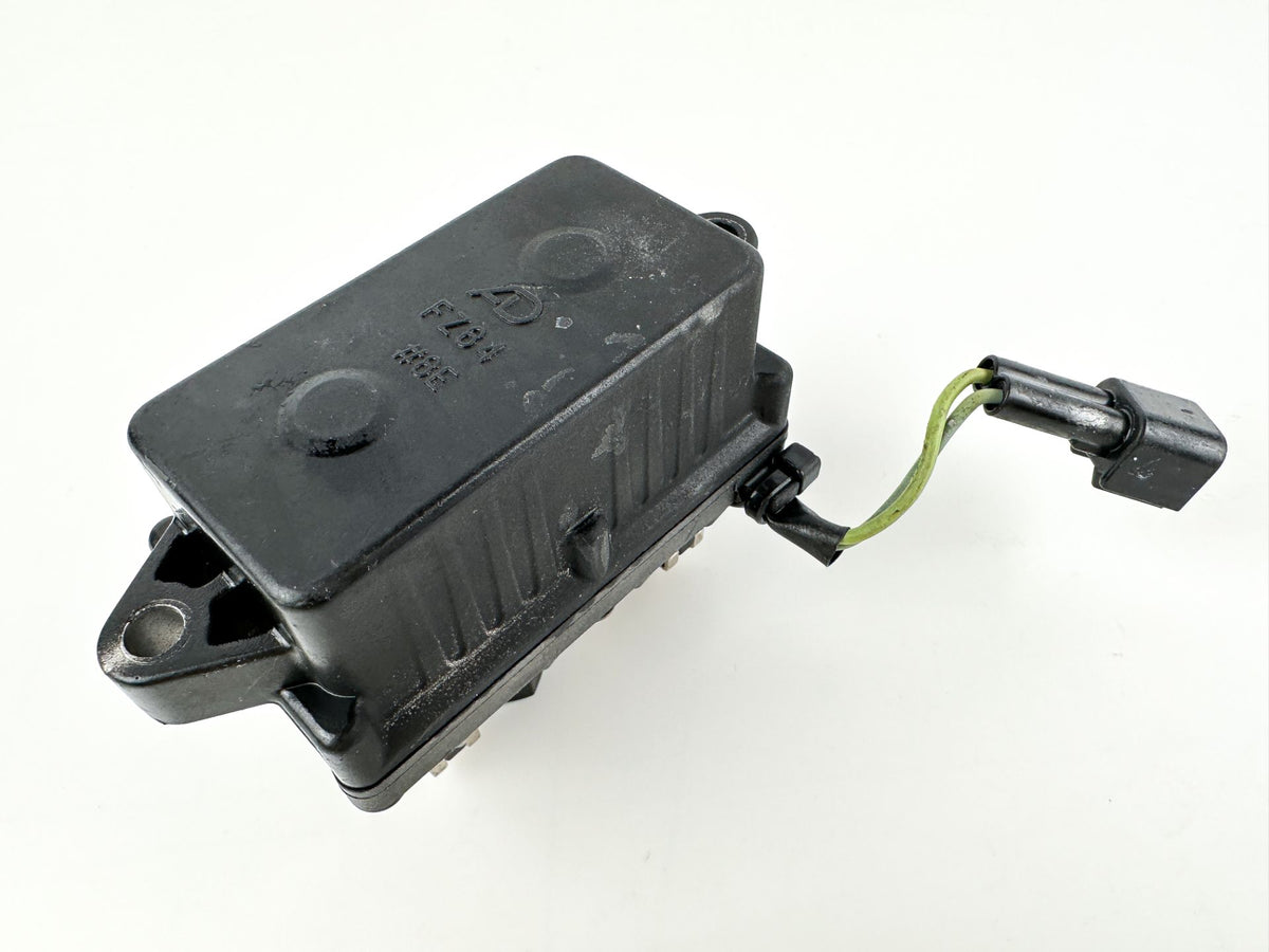 2004 Yamaha 150 HP 2 Stroke Outboard Trim Tilt Relay 68F-81950-01-00 OEM
