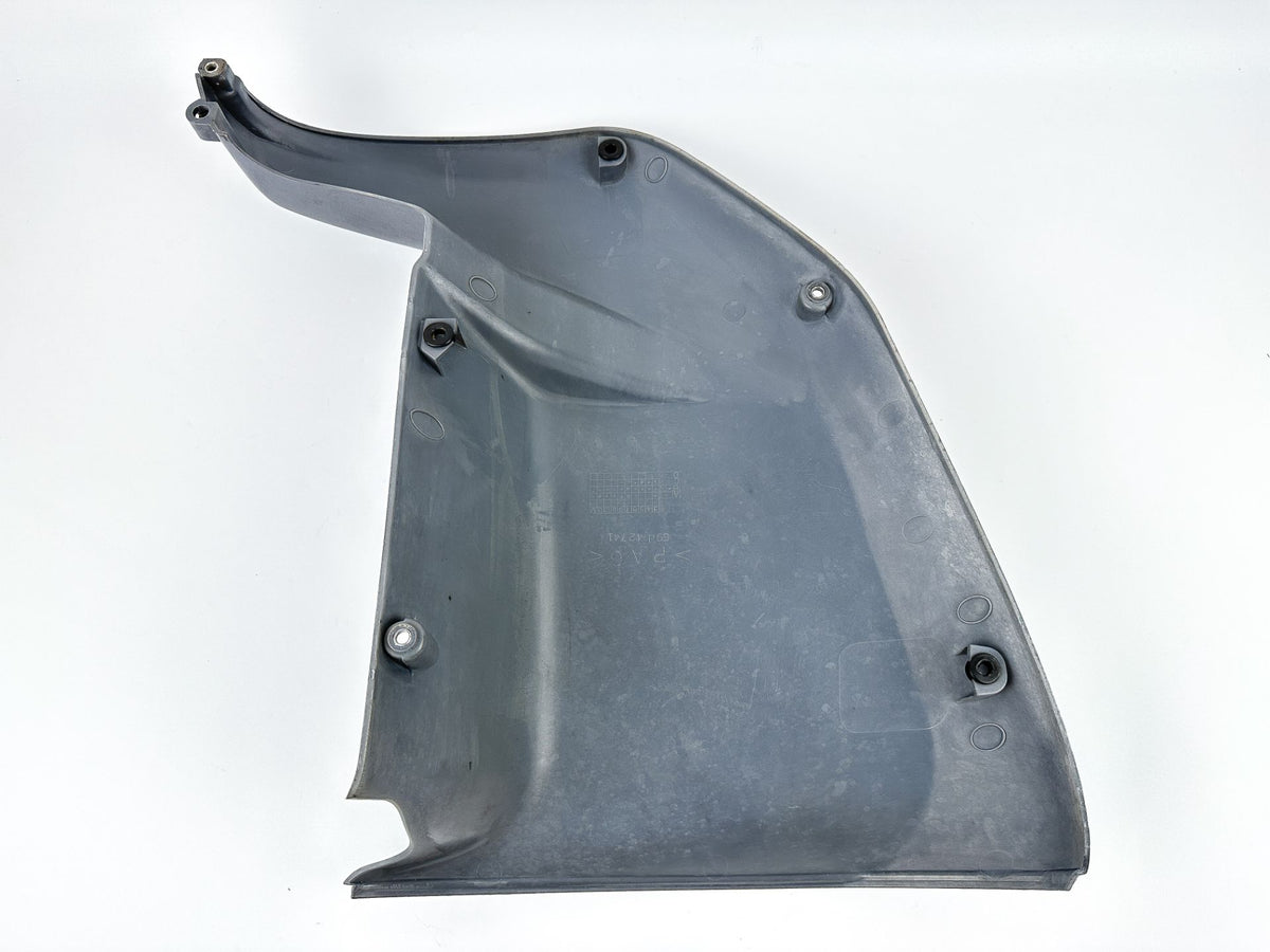 2004 Yamaha 225 HP 4 Stroke Outboard Lower Apron Cover 69J-42741-00-8D OEM