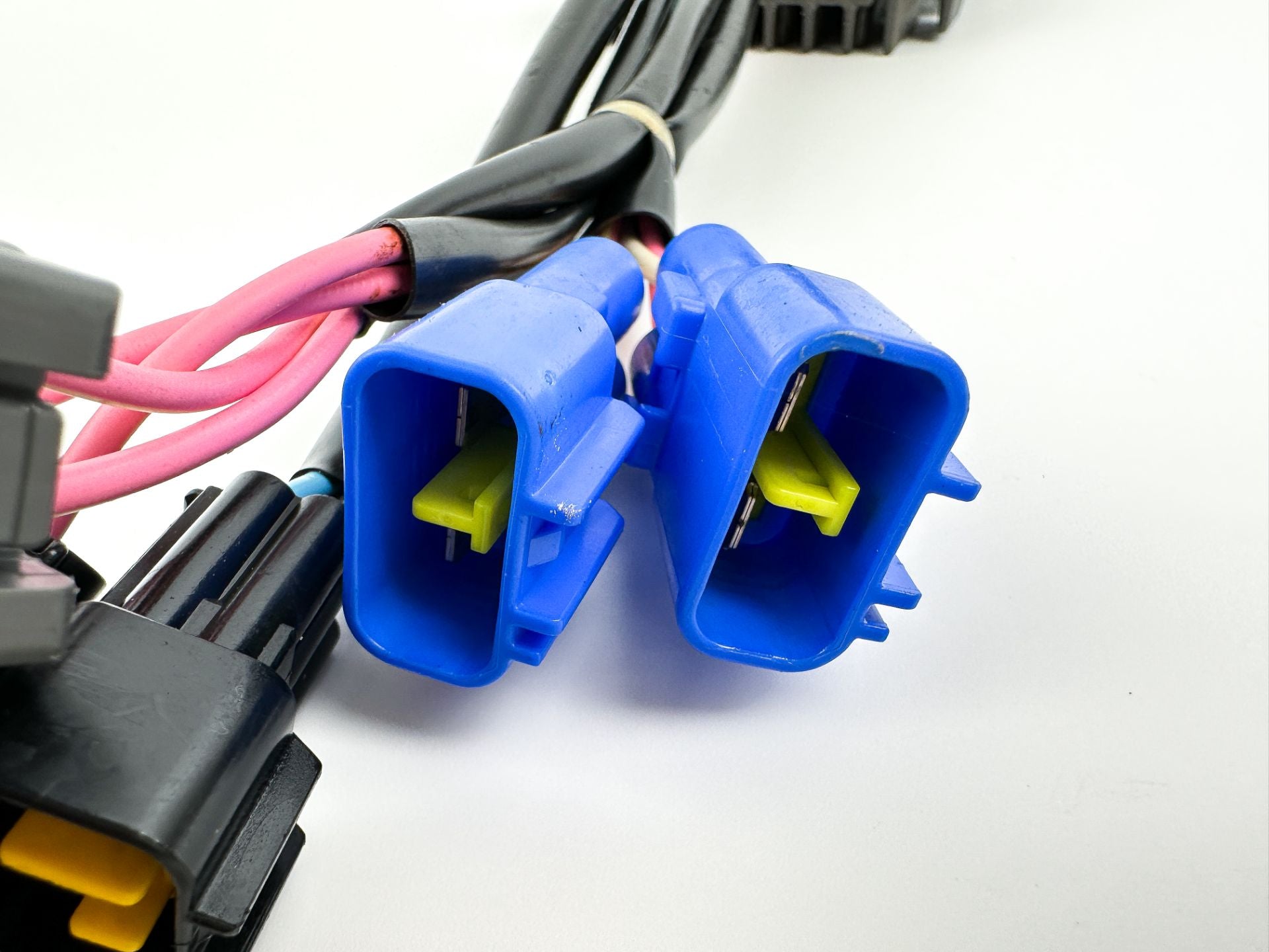 2004 Yamaha 225 HP 4 Stroke Outboard Drive Unit Assembly 69J-83306-01-00 OEM