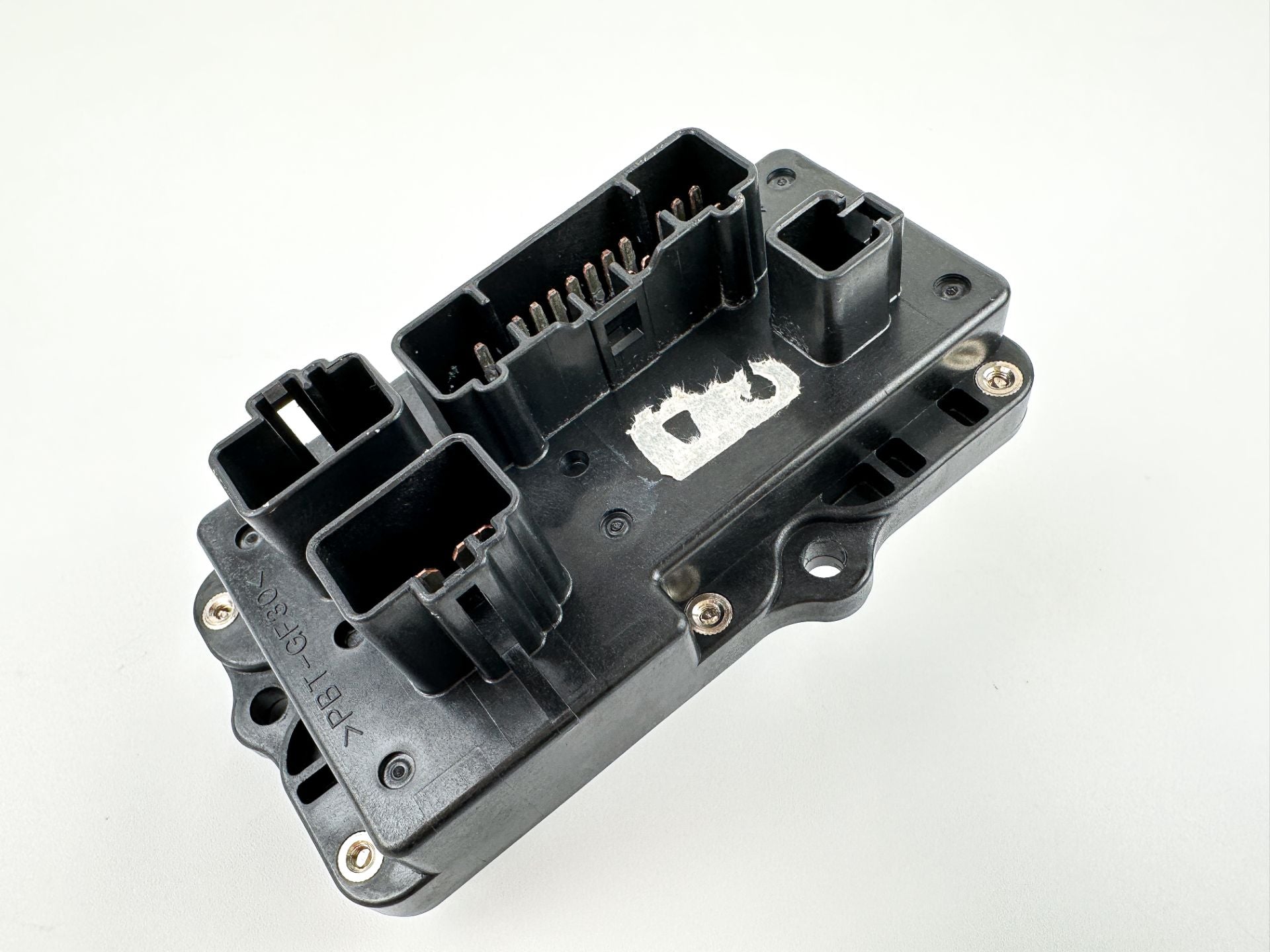 04-14 Yamaha 150HP 4 Stroke Outboard Fuse Box Assembly 63P-82170-00-00